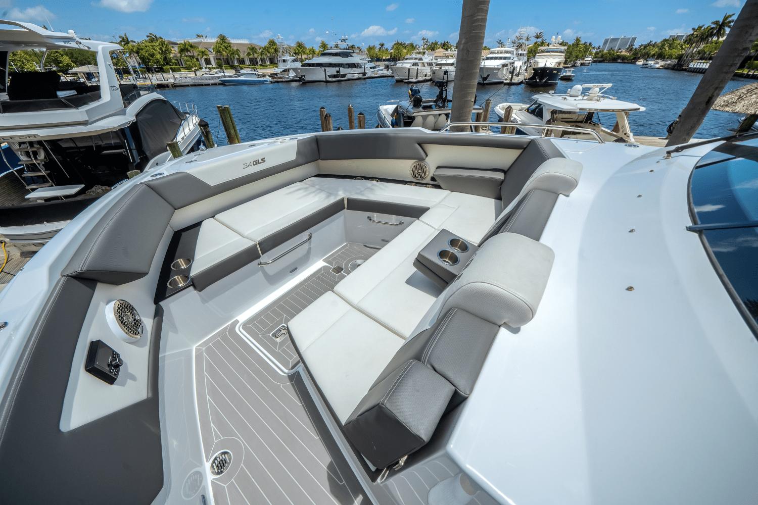 2023-cruisers-yachts-34-gls-outboard-power-9573301-977848507-0-060520250852-12