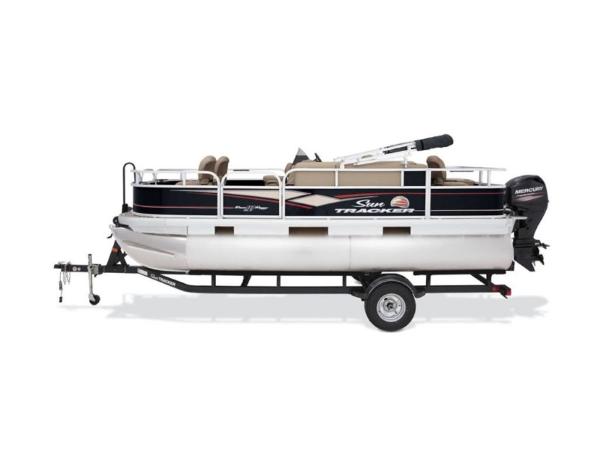 2022 Sun Tracker boat for sale, model of the boat is BASS BUGGY® 18 DLX & Image # 15 of 17