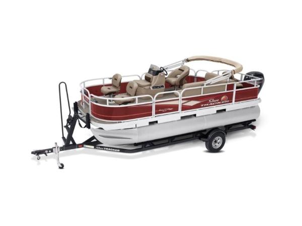 2022 Sun Tracker boat for sale, model of the boat is BASS BUGGY® 18 DLX & Image # 16 of 17
