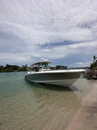 33' Boston Whaler, Listing Number 100901239, - Photo No. 5