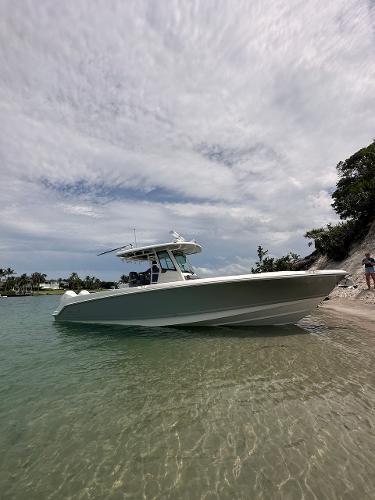 33' Boston Whaler, Listing Number 100901239, - Photo No. 4