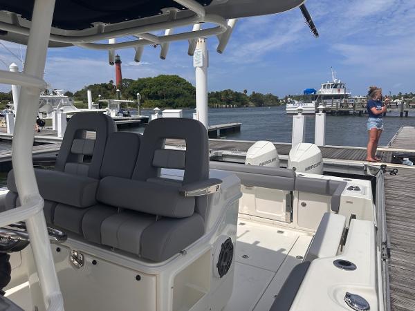 33' Boston Whaler, Listing Number 100901239, Image No. 17