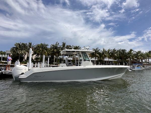 33' Boston Whaler, Listing Number 100901239, Image No. 32