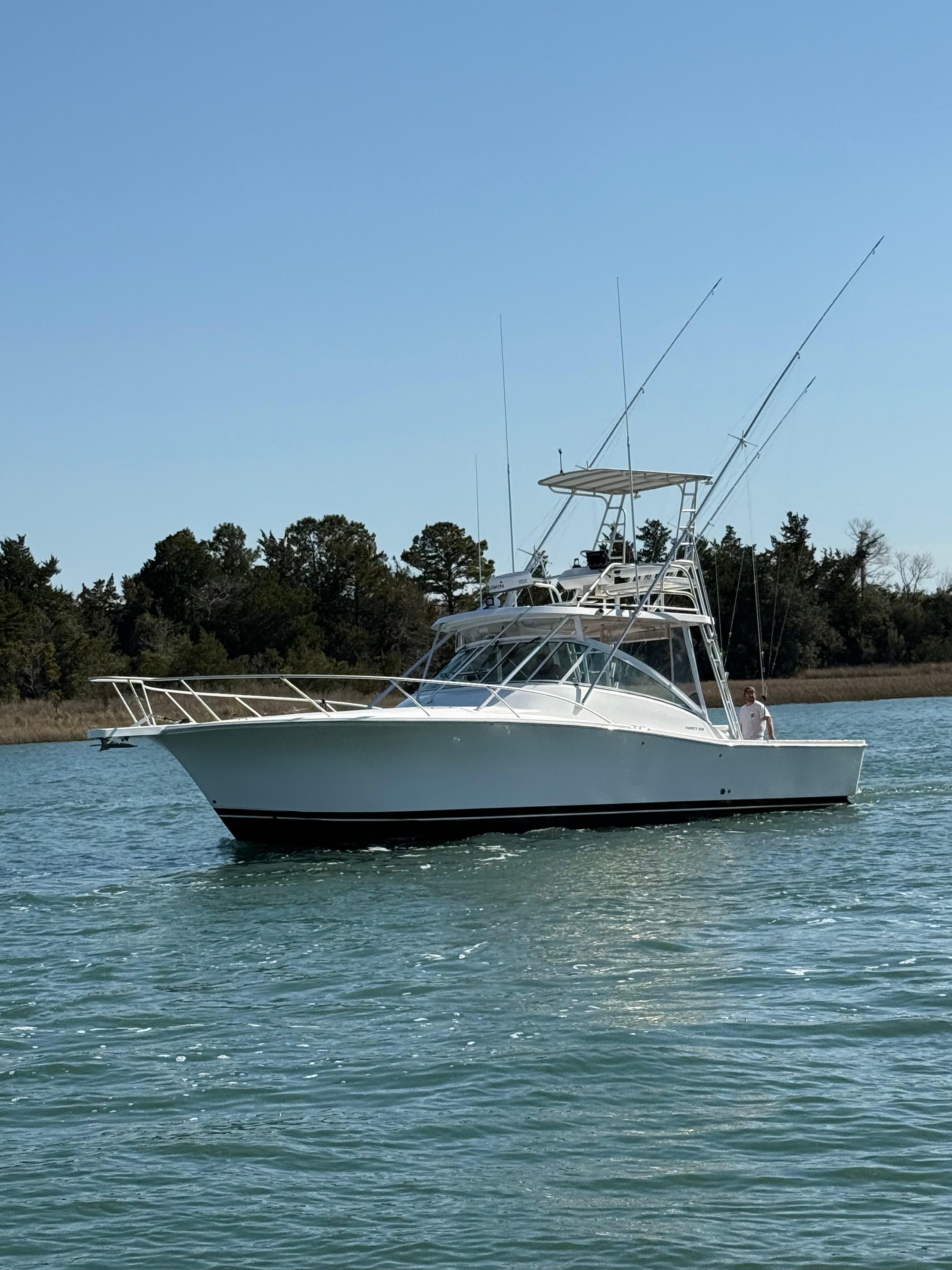 2005 Luhrs 36