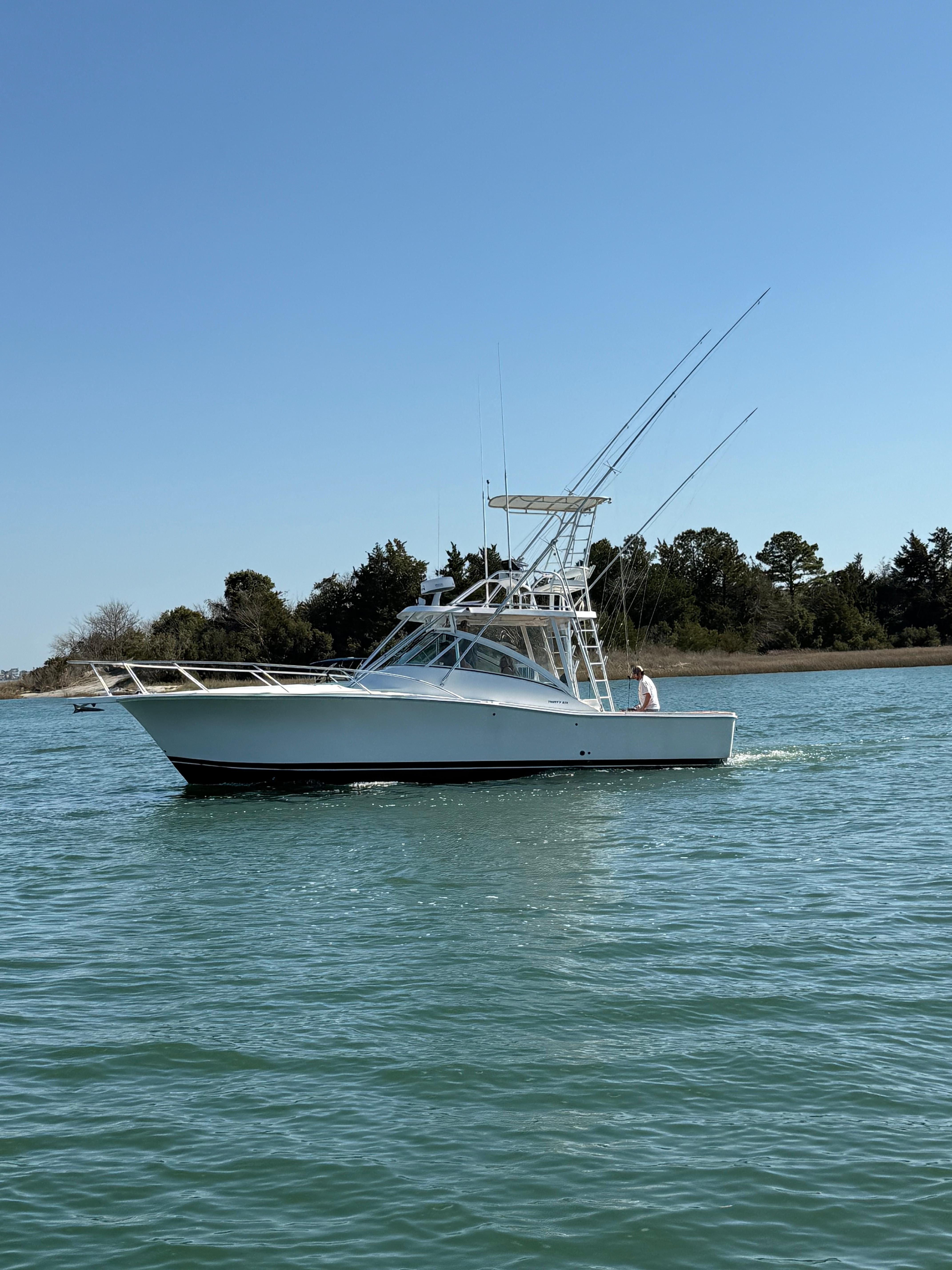 2005 Luhrs 36 - Image 3
