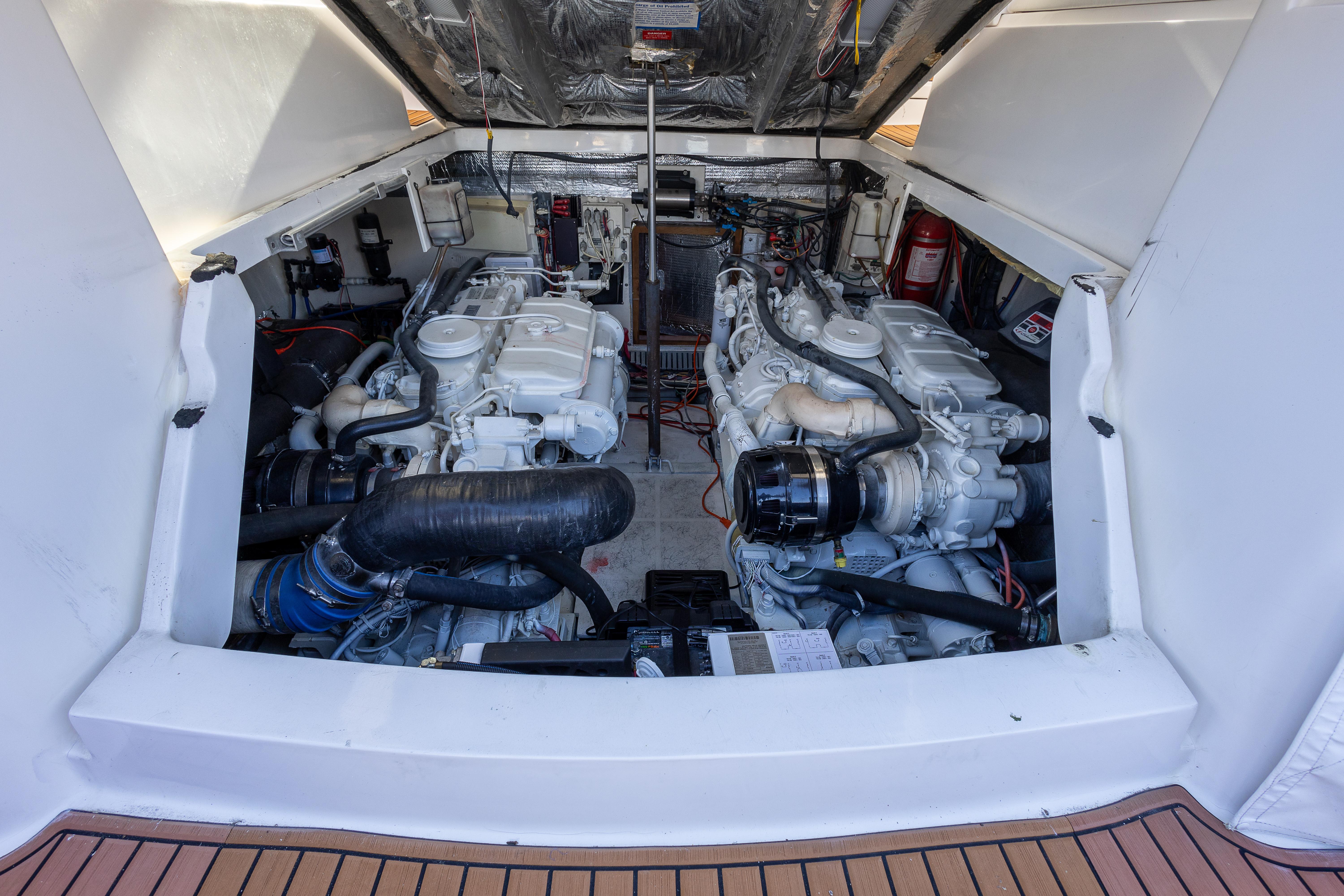 2005 Luhrs 36 - Image 9