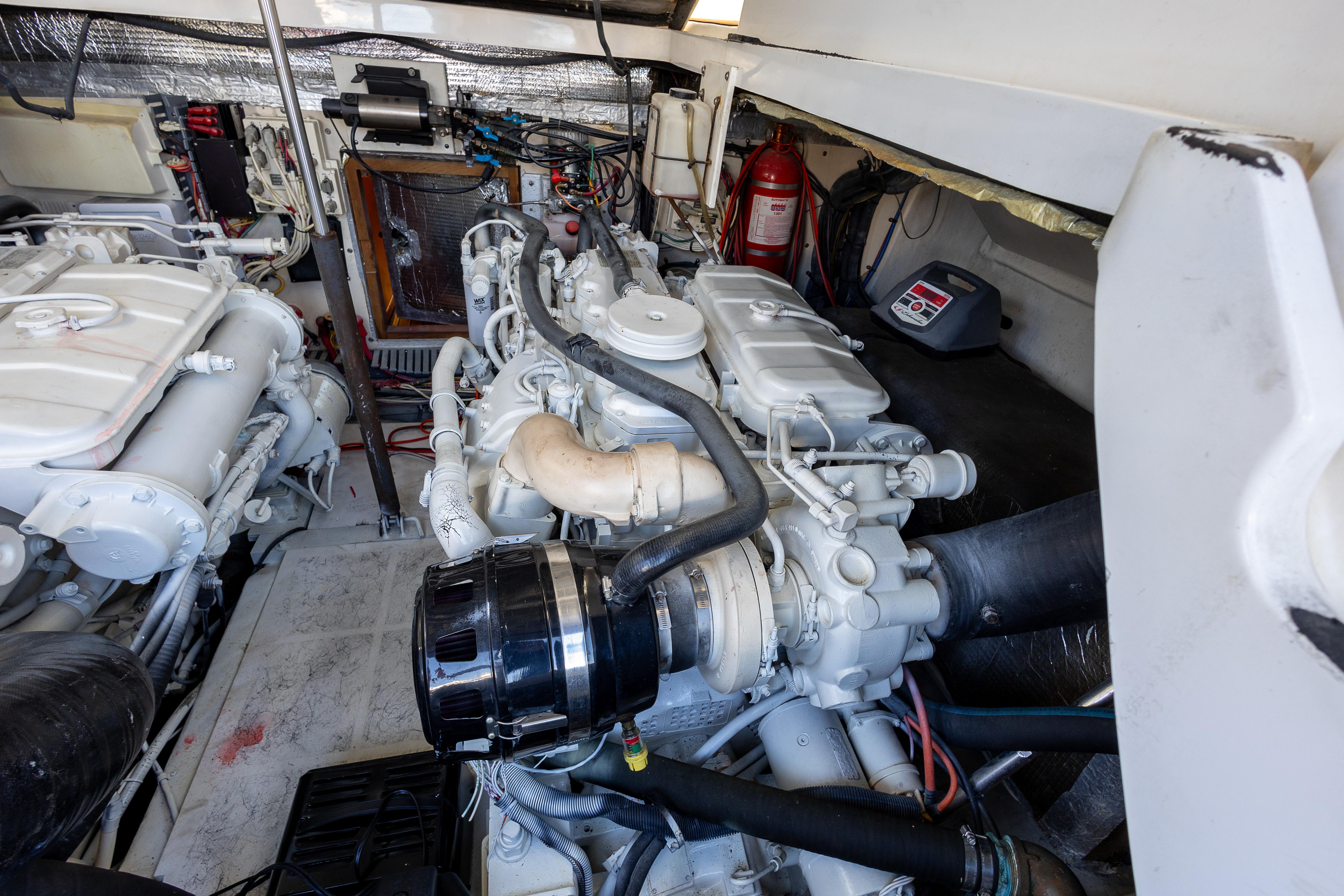 2005 Luhrs 36 - Image 13