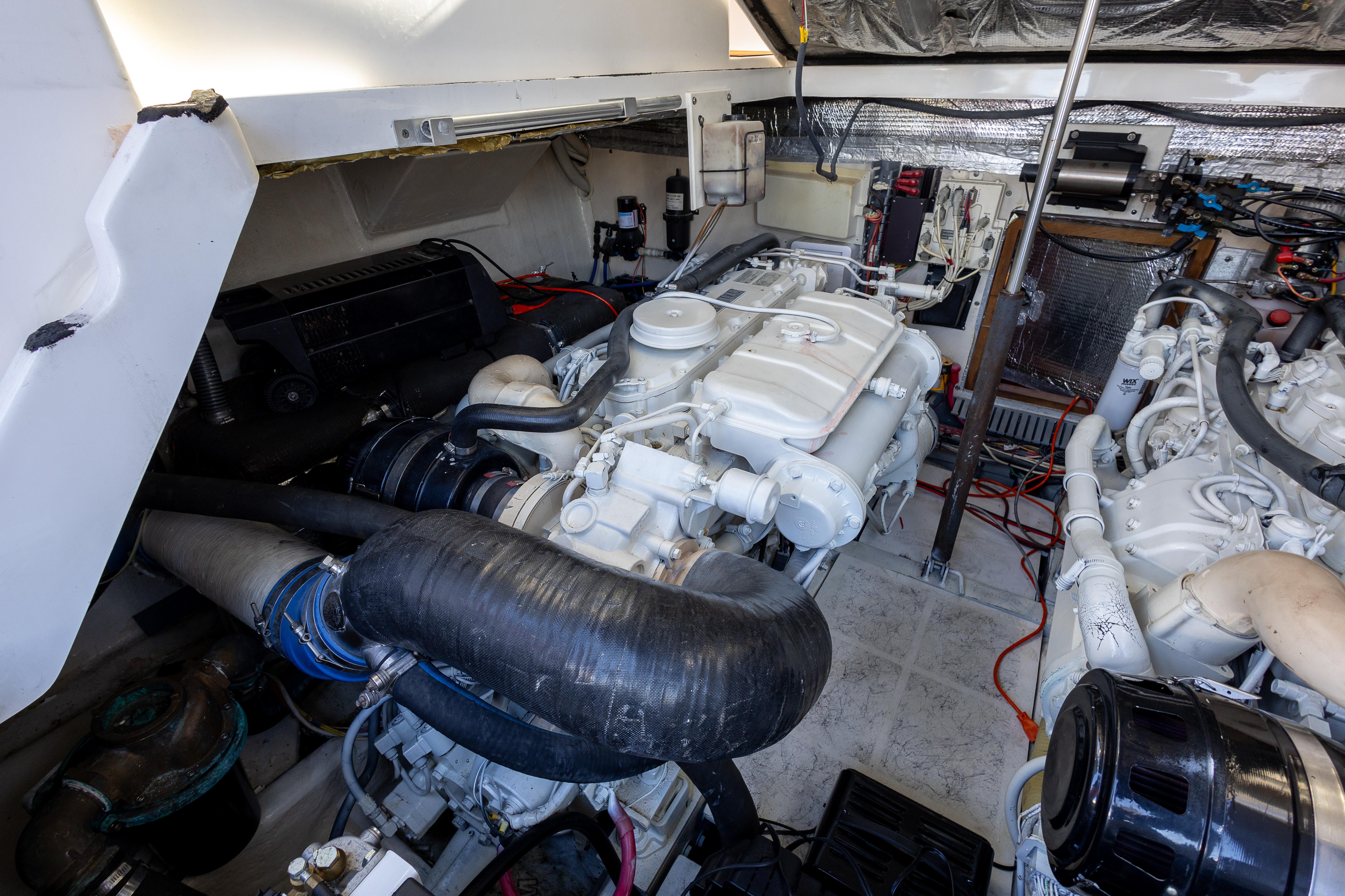 2005 Luhrs 36 - Image 14