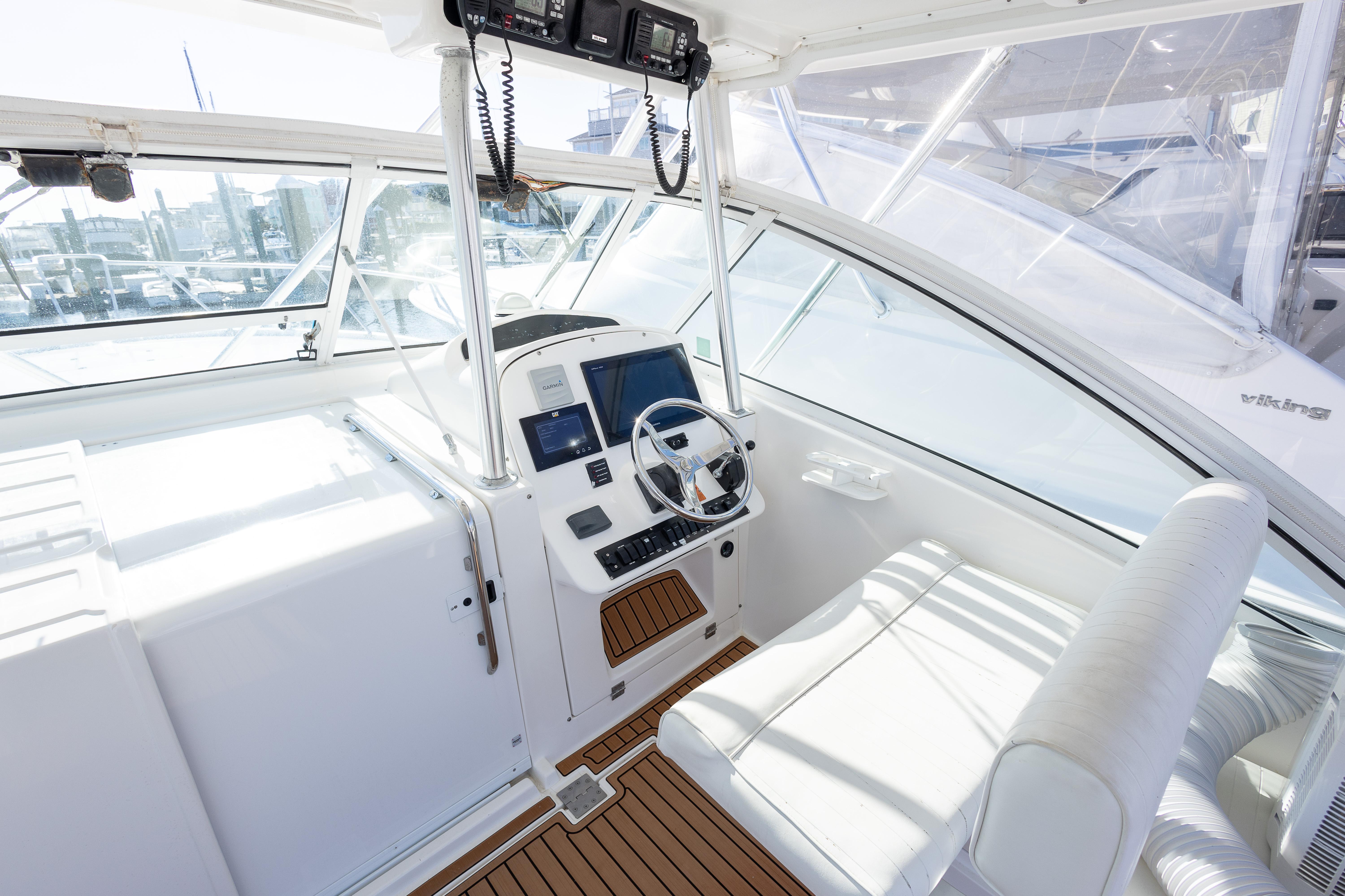 2005 Luhrs 36 - Image 16
