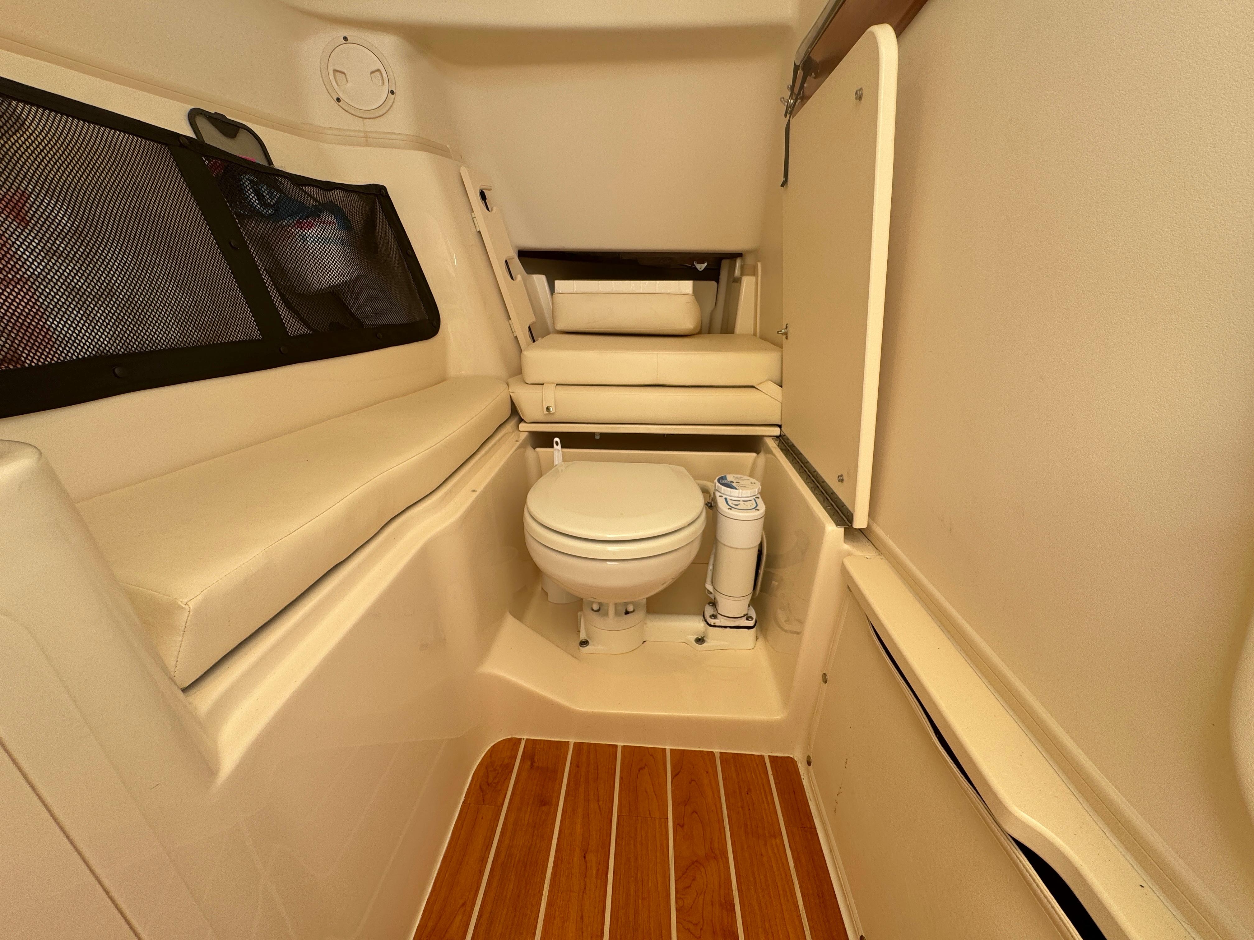 2019-grady-white-freedom-307-power-9863321-20250707042852633-1