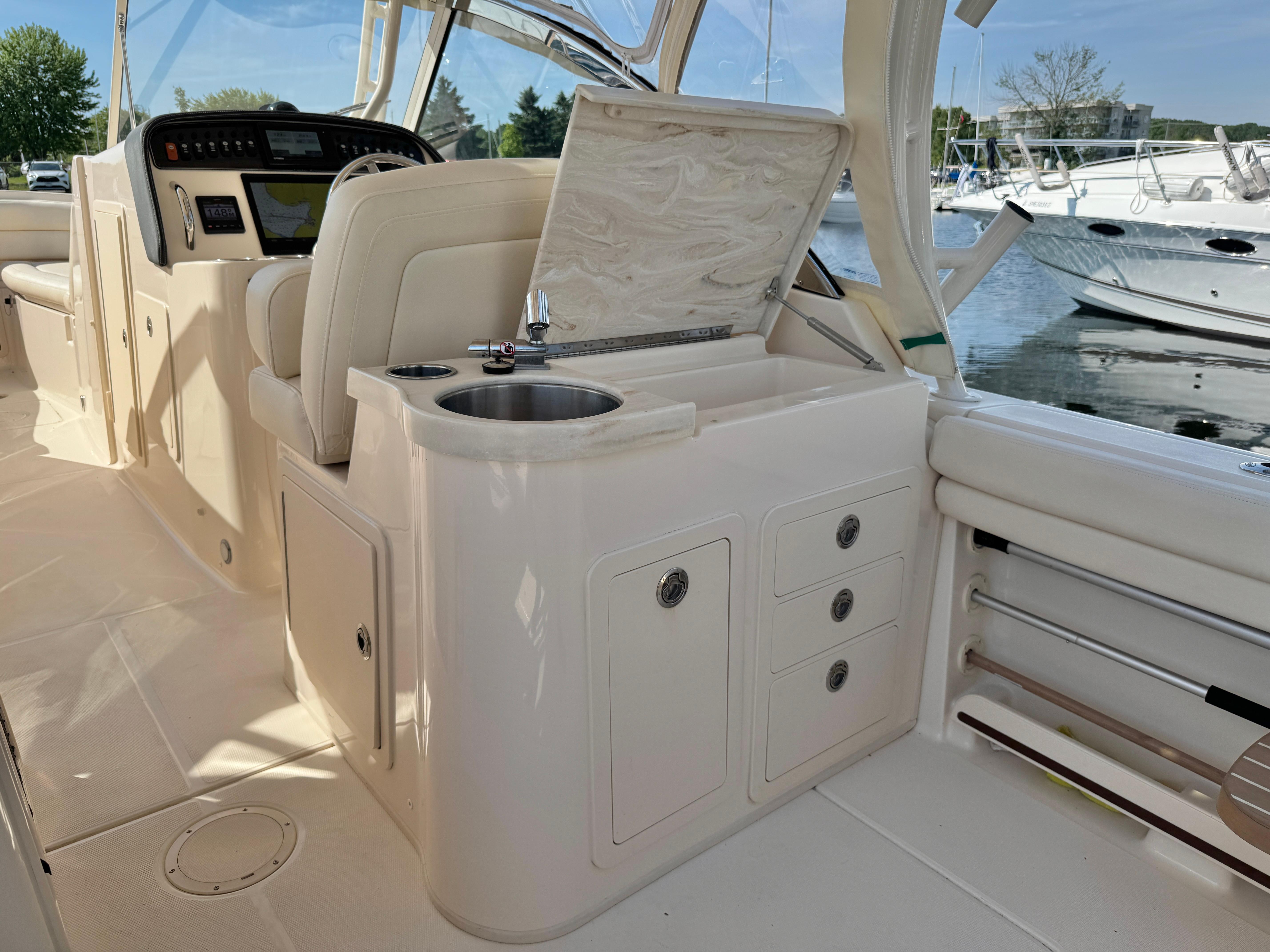 2019-grady-white-freedom-307-power-9863321-20250707043247452-1