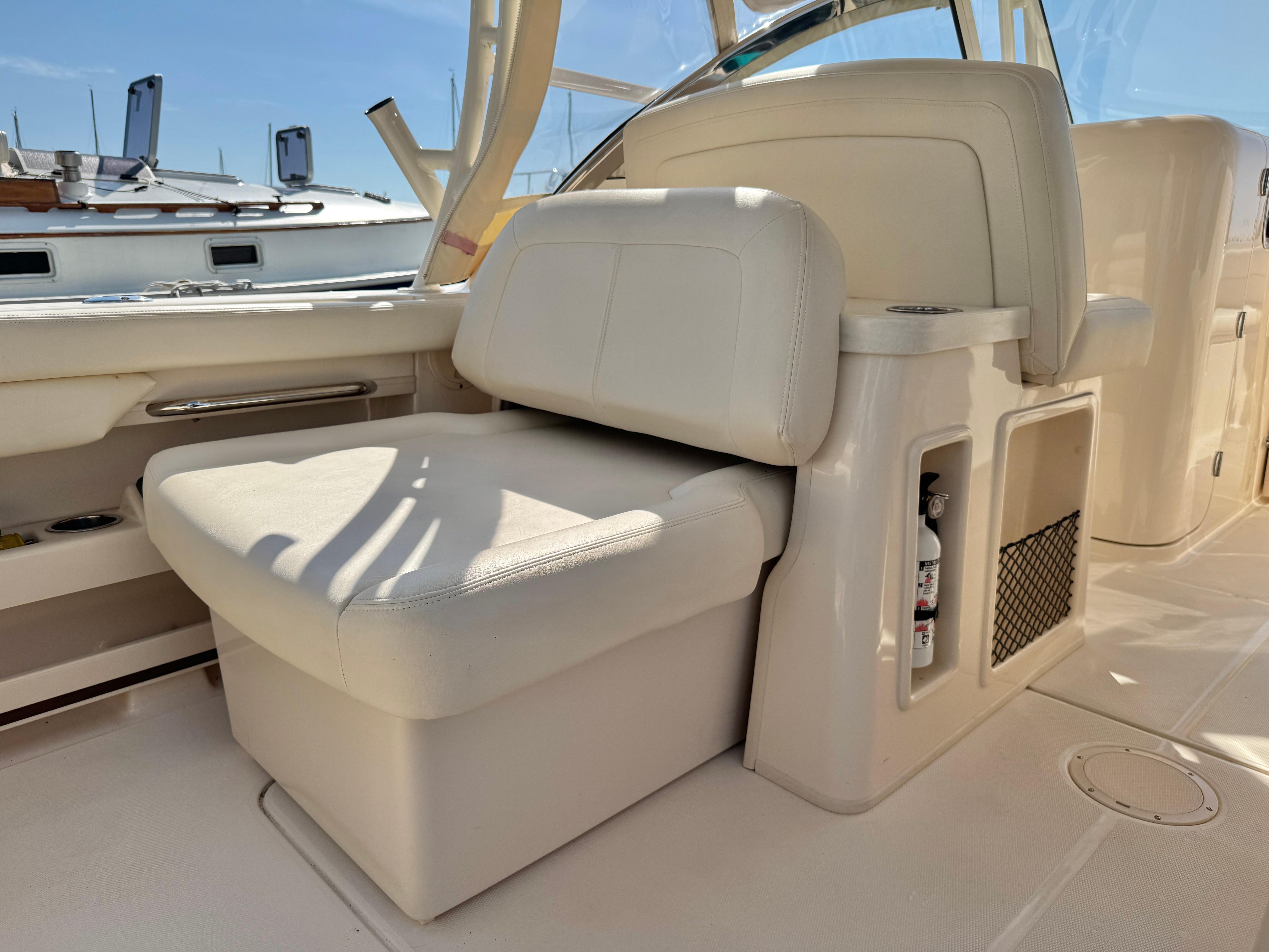 2019-grady-white-freedom-307-power-9863321-20250707043251597-1
