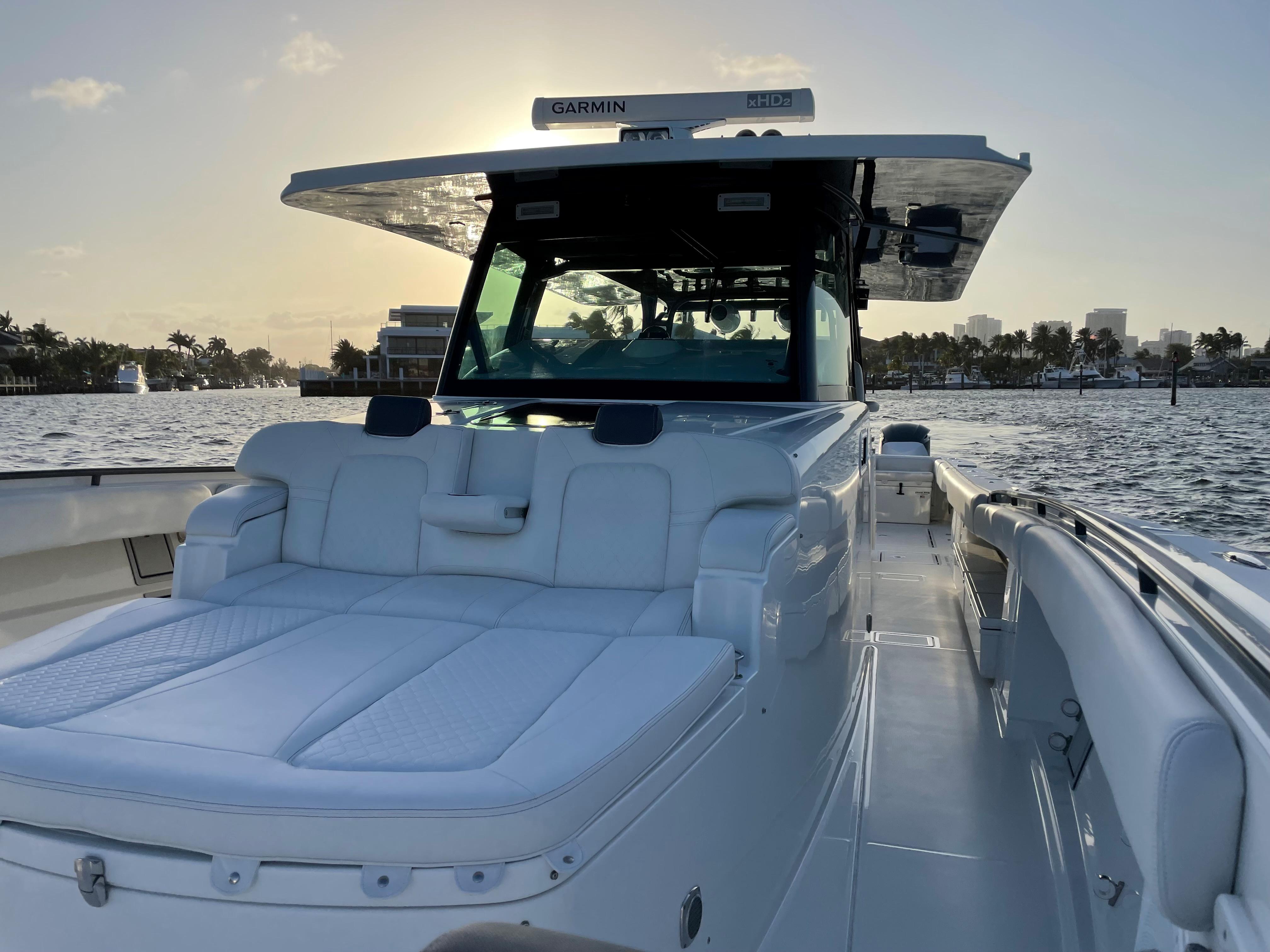 HCB 53 Suenos - Exterior forward seating and sunpad area on water