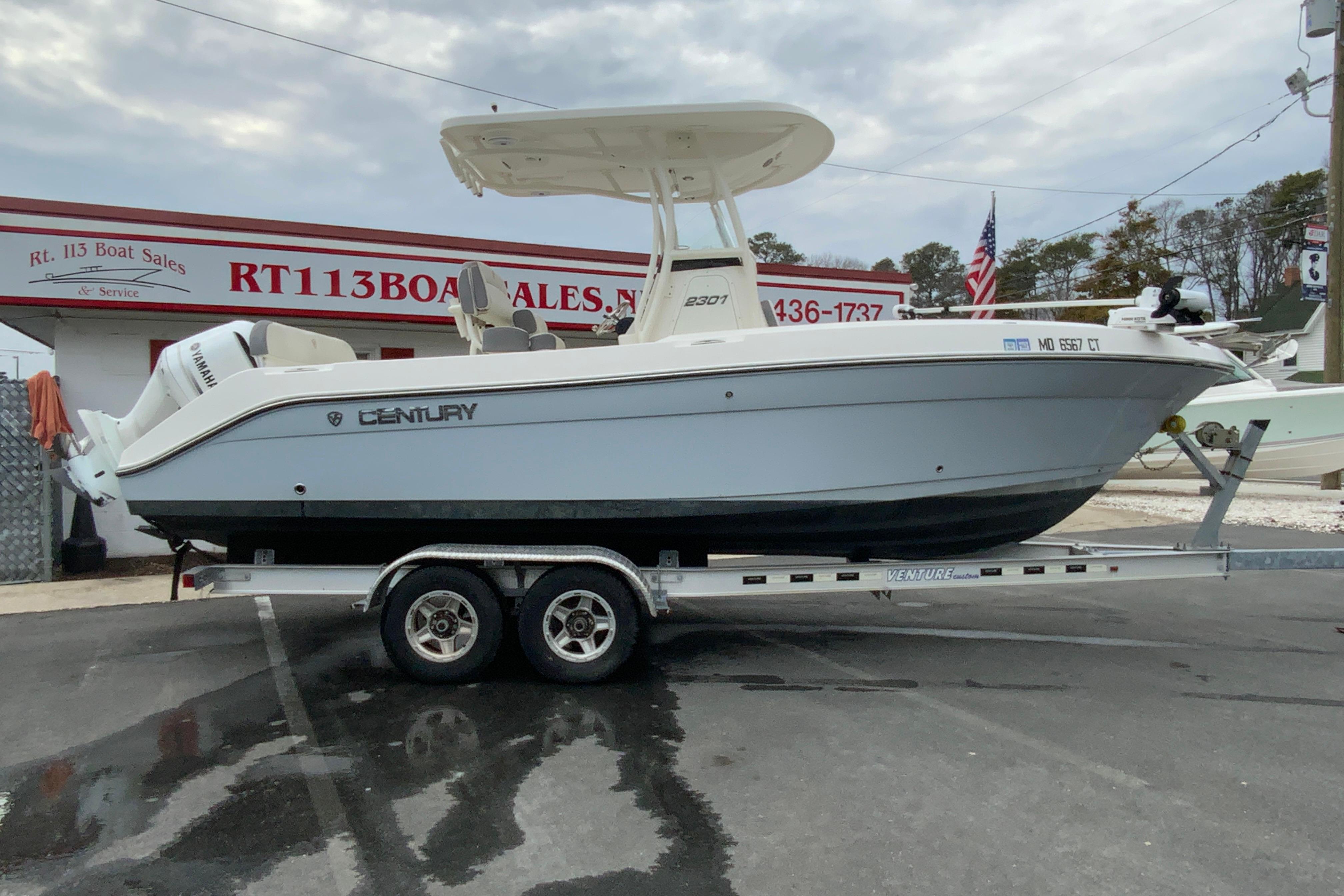 2019 Century 2301 Center Console-1
