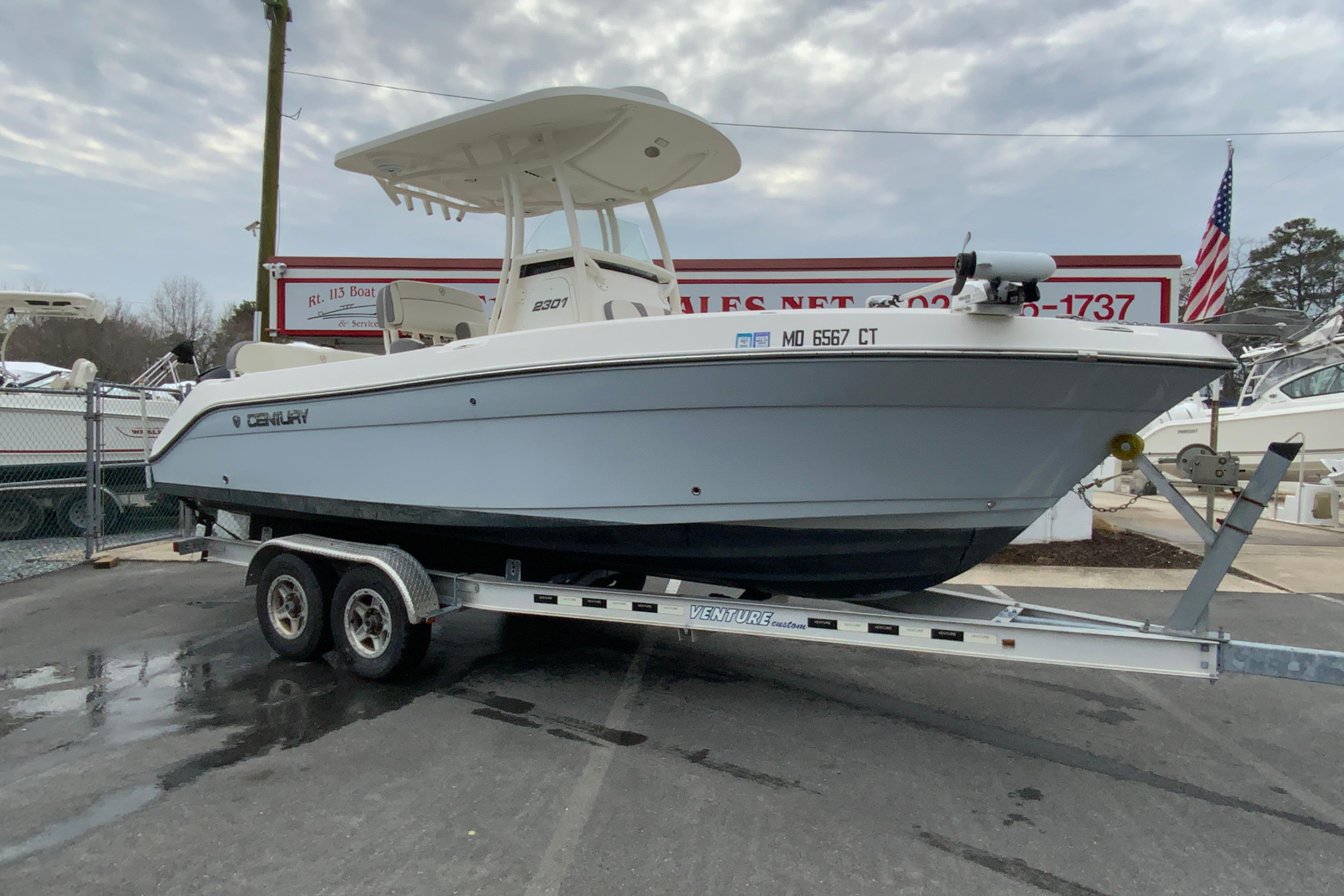 2019 Century 2301 Center Console-2