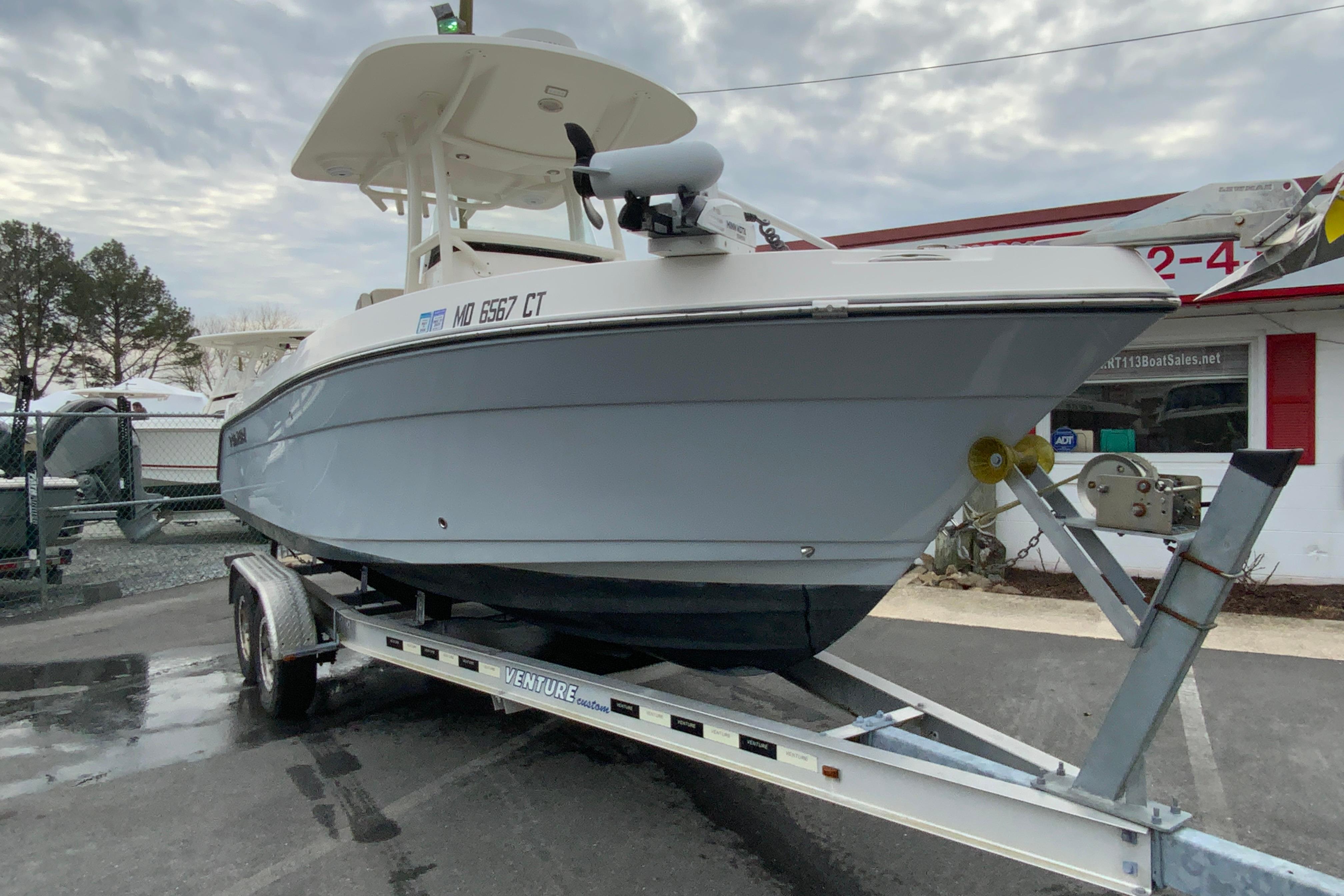 2019 Century 2301 Center Console-3