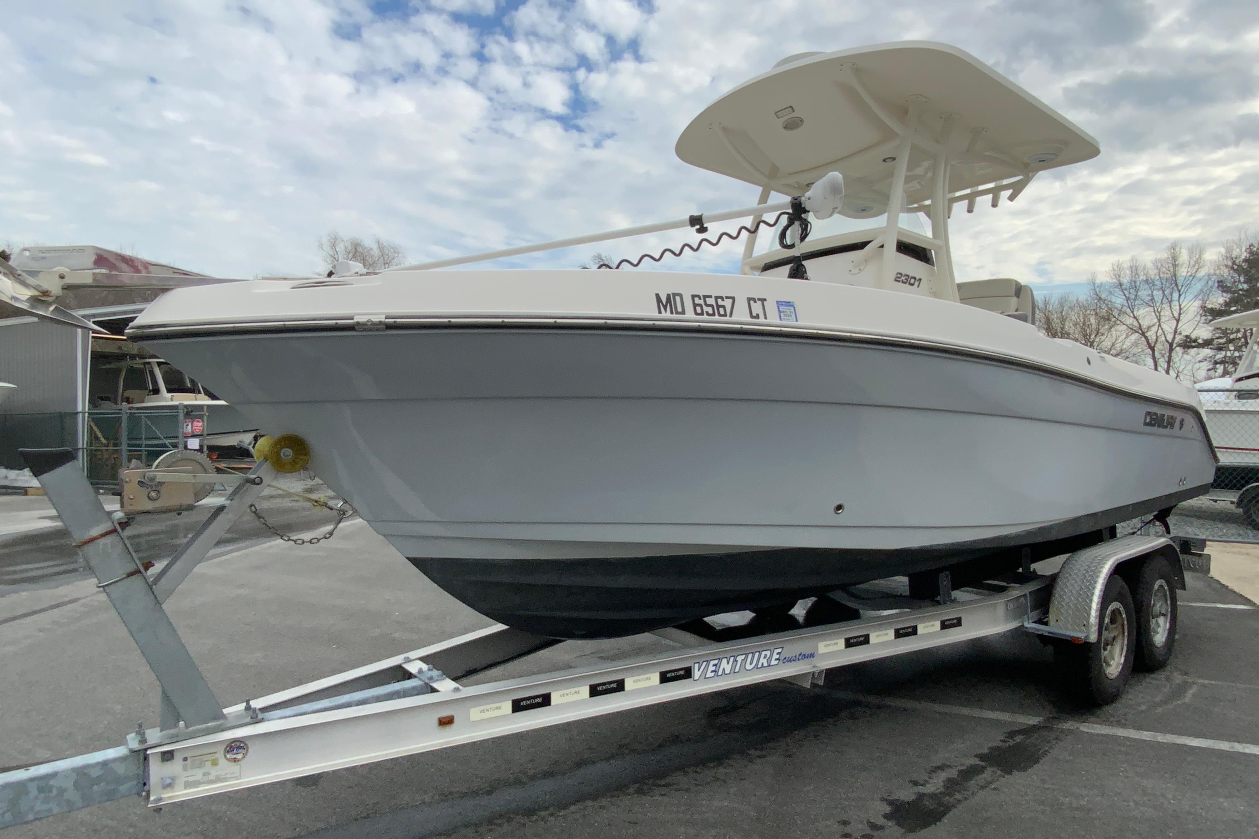 2019 Century 2301 Center Console-5