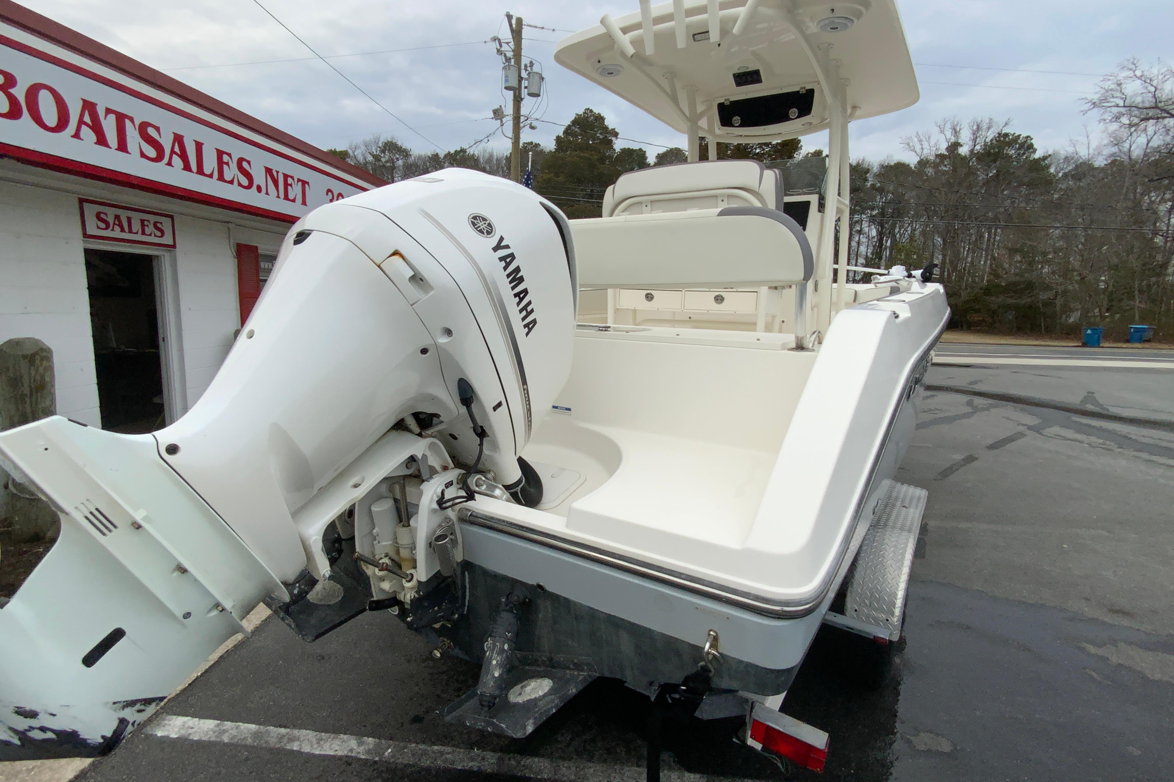 2019 Century 2301 Center Console-9