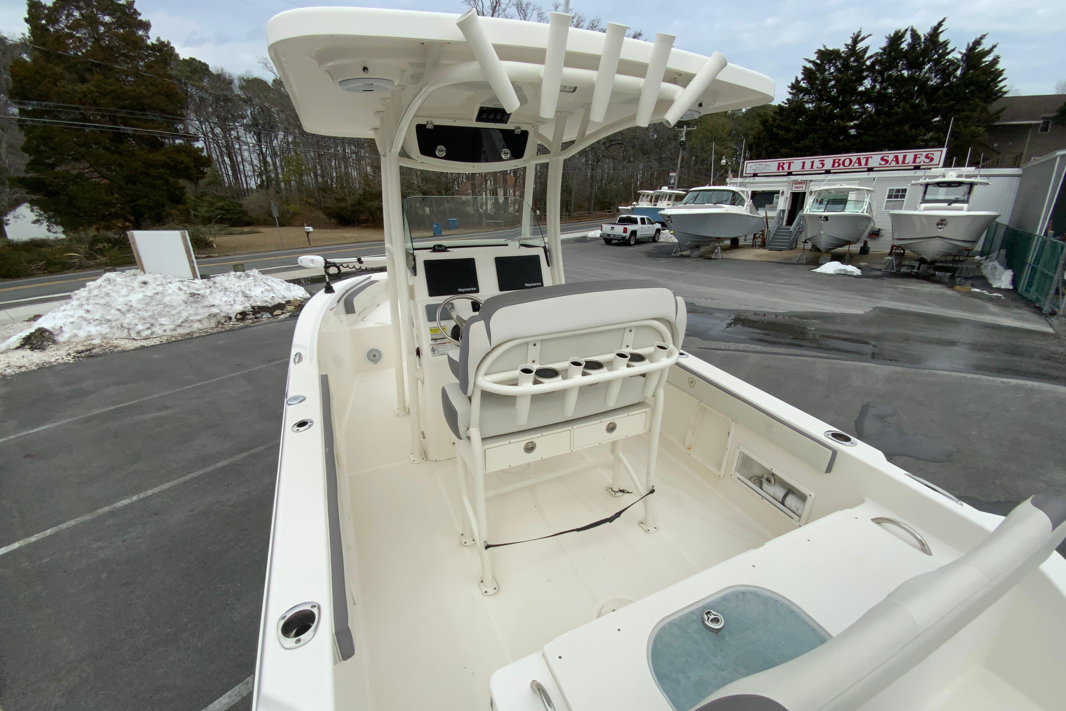 2019 Century 2301 Center Console-10
