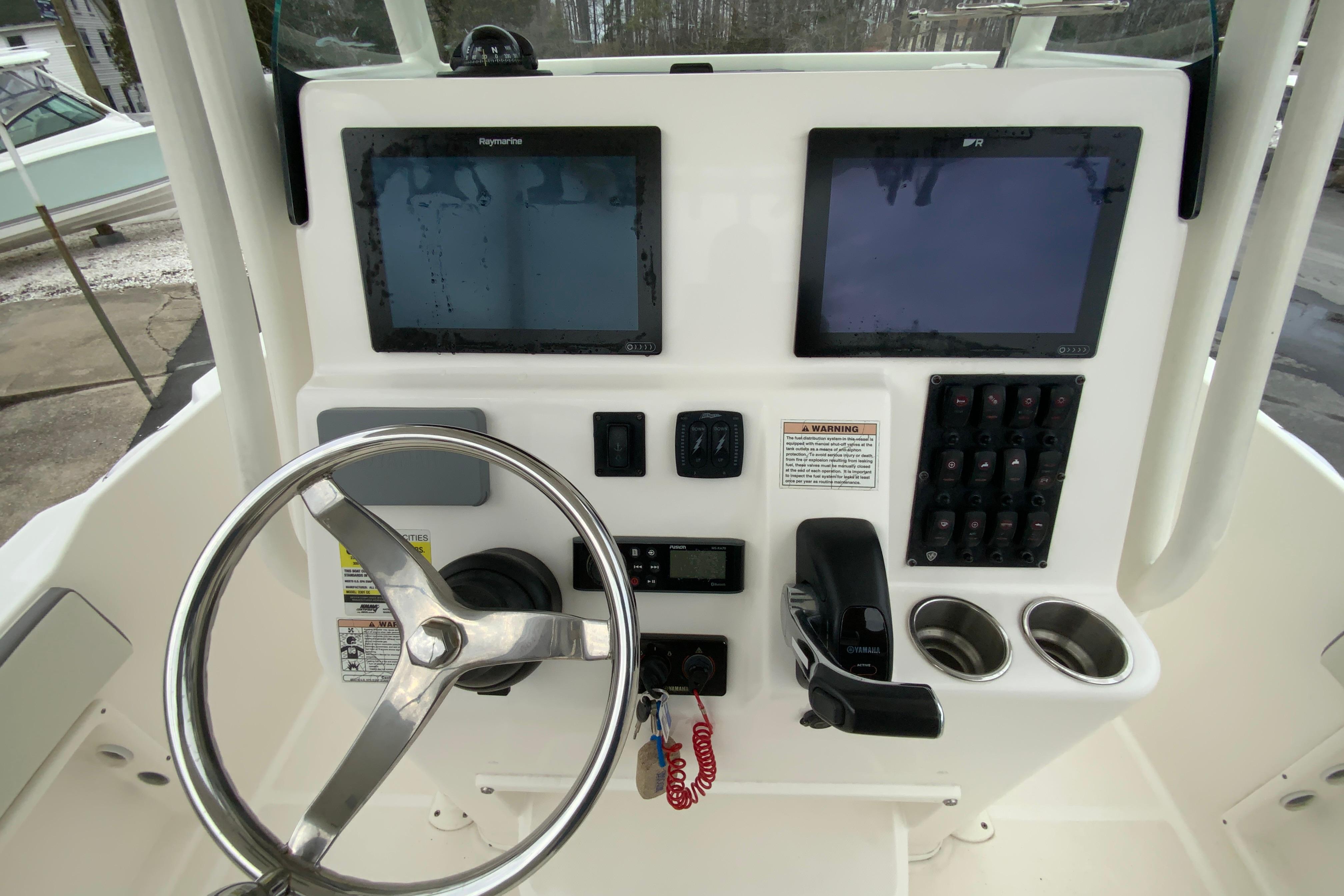 2019 Century 2301 Center Console-12