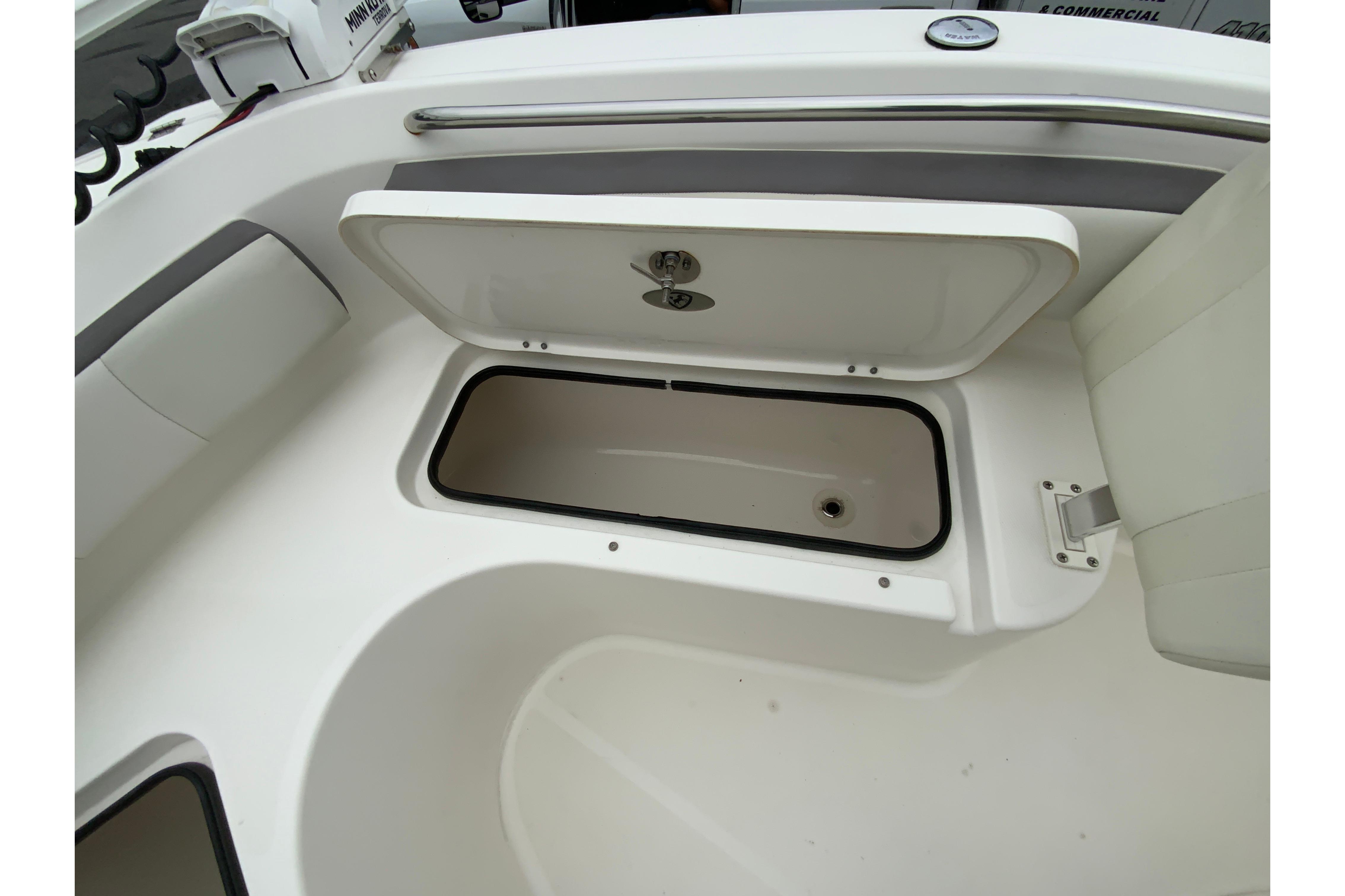 2019 Century 2301 Center Console-26