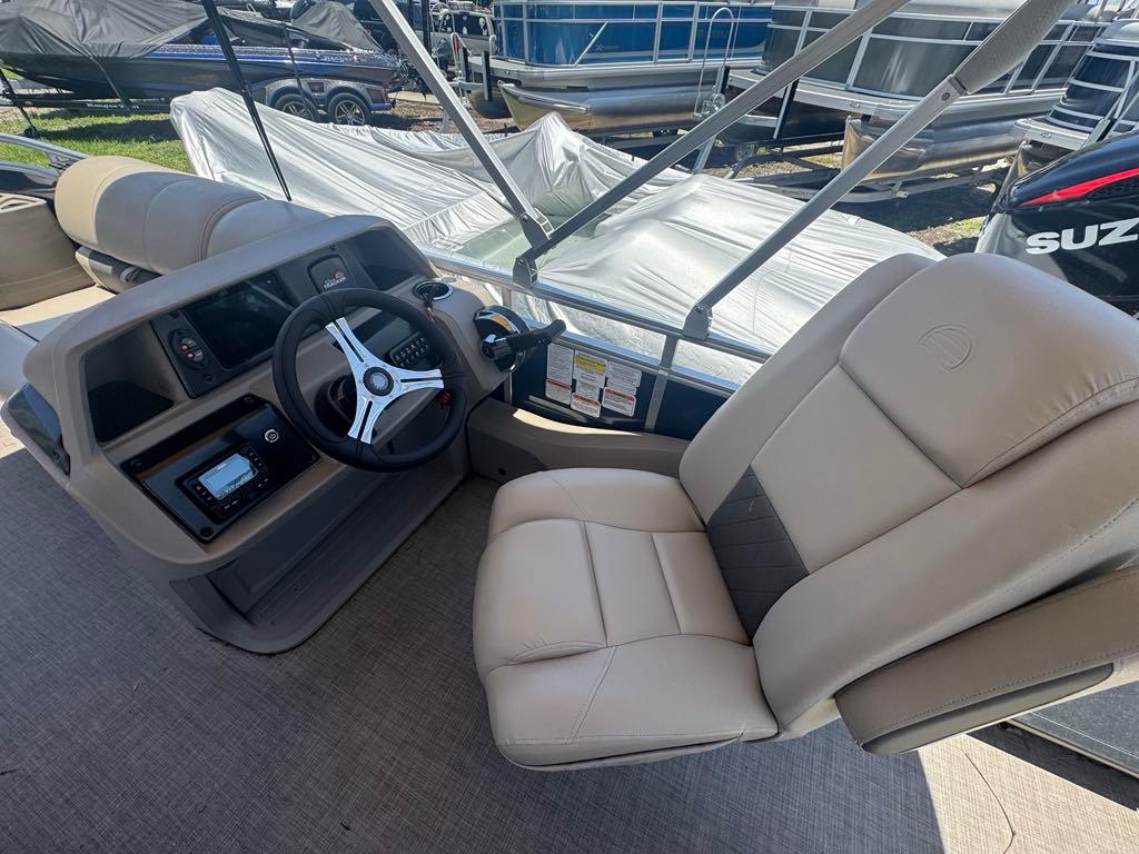 2024 Sun tracker Fishin' Barge 22 DLX-5