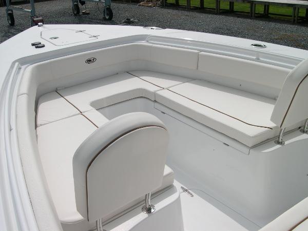 Gamefish 27 Forward Seat Photo 8