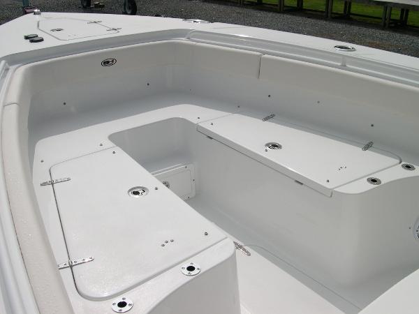 Gamefish 27 Forward Seat Photo 9