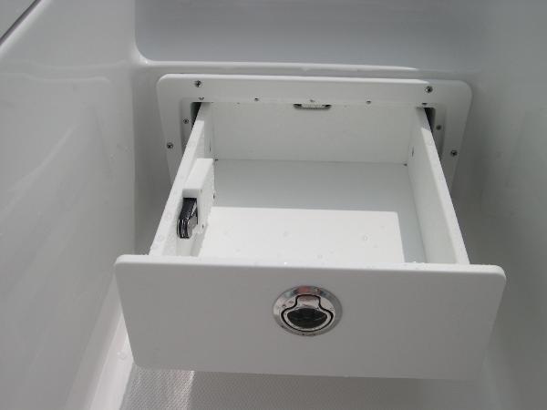 Gamefish 27 Forward Seat Photo 15