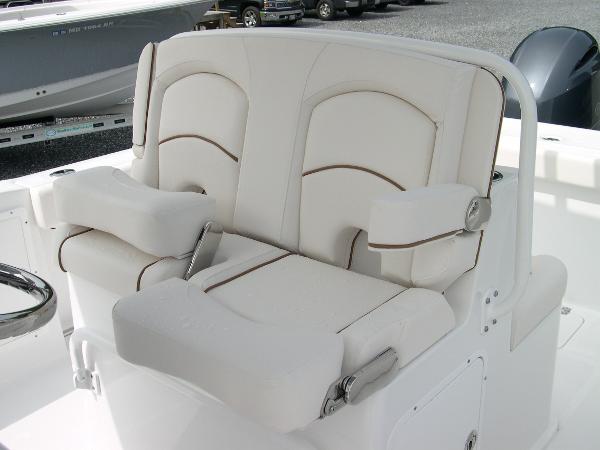 Gamefish 27 Forward Seat Photo 25