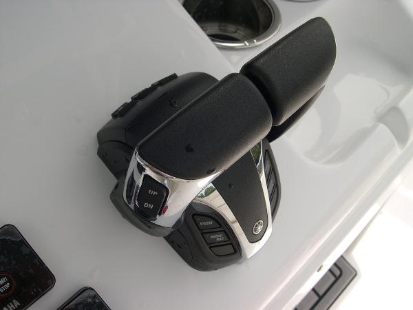 Gamefish 27 Forward Seat Photo 29