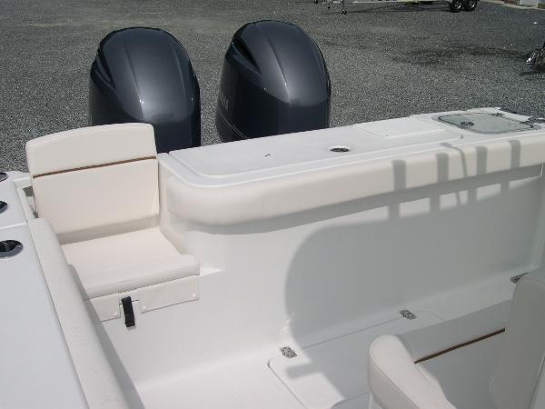 Gamefish 27 Forward Seat Photo 39
