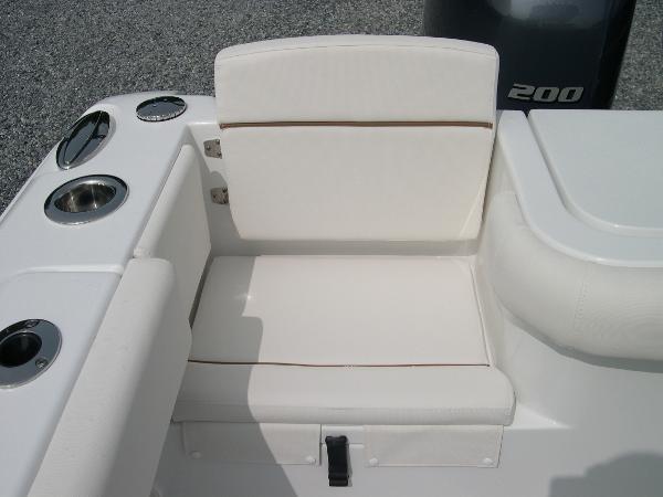 Gamefish 27 Forward Seat Photo 40