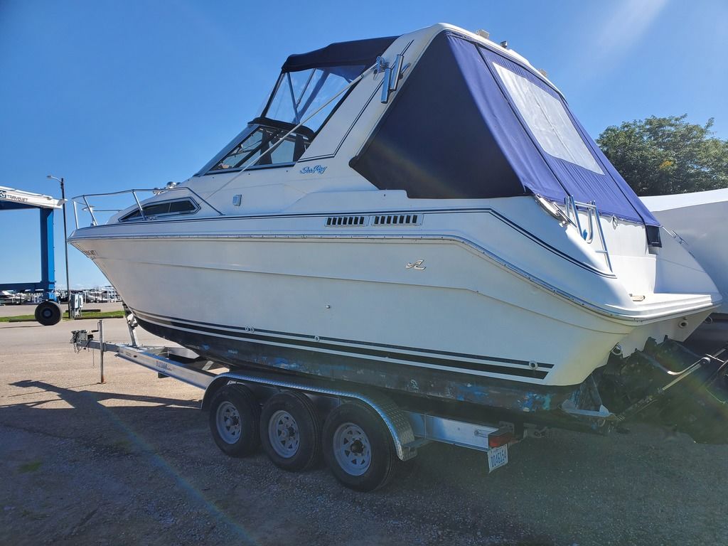1989 Sea Ray boat for sale, model of the boat is 280 WITH TRI-AXLE ALUMINUM TRAILER & Image # 3 of 15