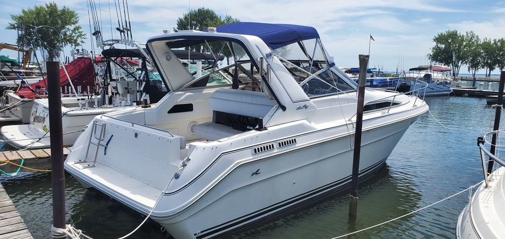 1989 Sea Ray boat for sale, model of the boat is 280 WITH TRI-AXLE ALUMINUM TRAILER & Image # 7 of 15