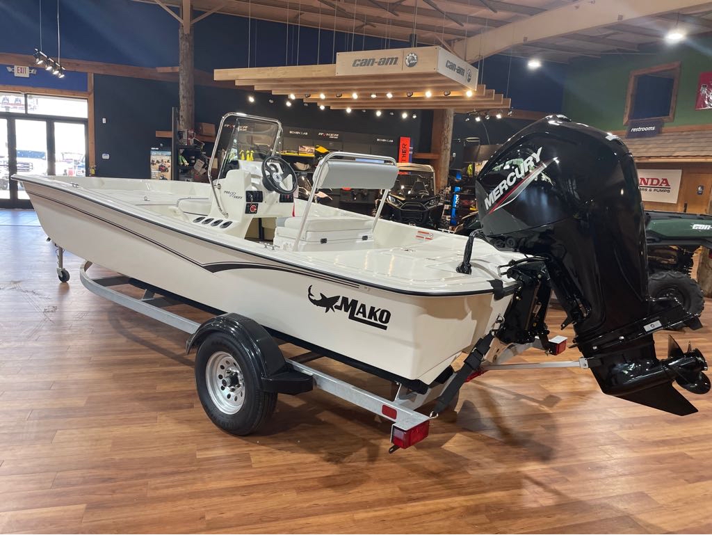 2021 Mako boat for sale, model of the boat is M17CCJ & Image # 4 of 9
