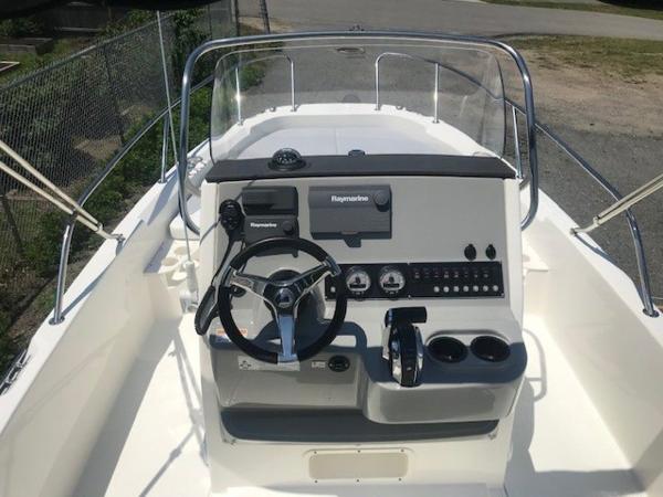 2016 Boston Whaler boat for sale, model of the boat is 210 Dauntless & Image # 4 of 6
