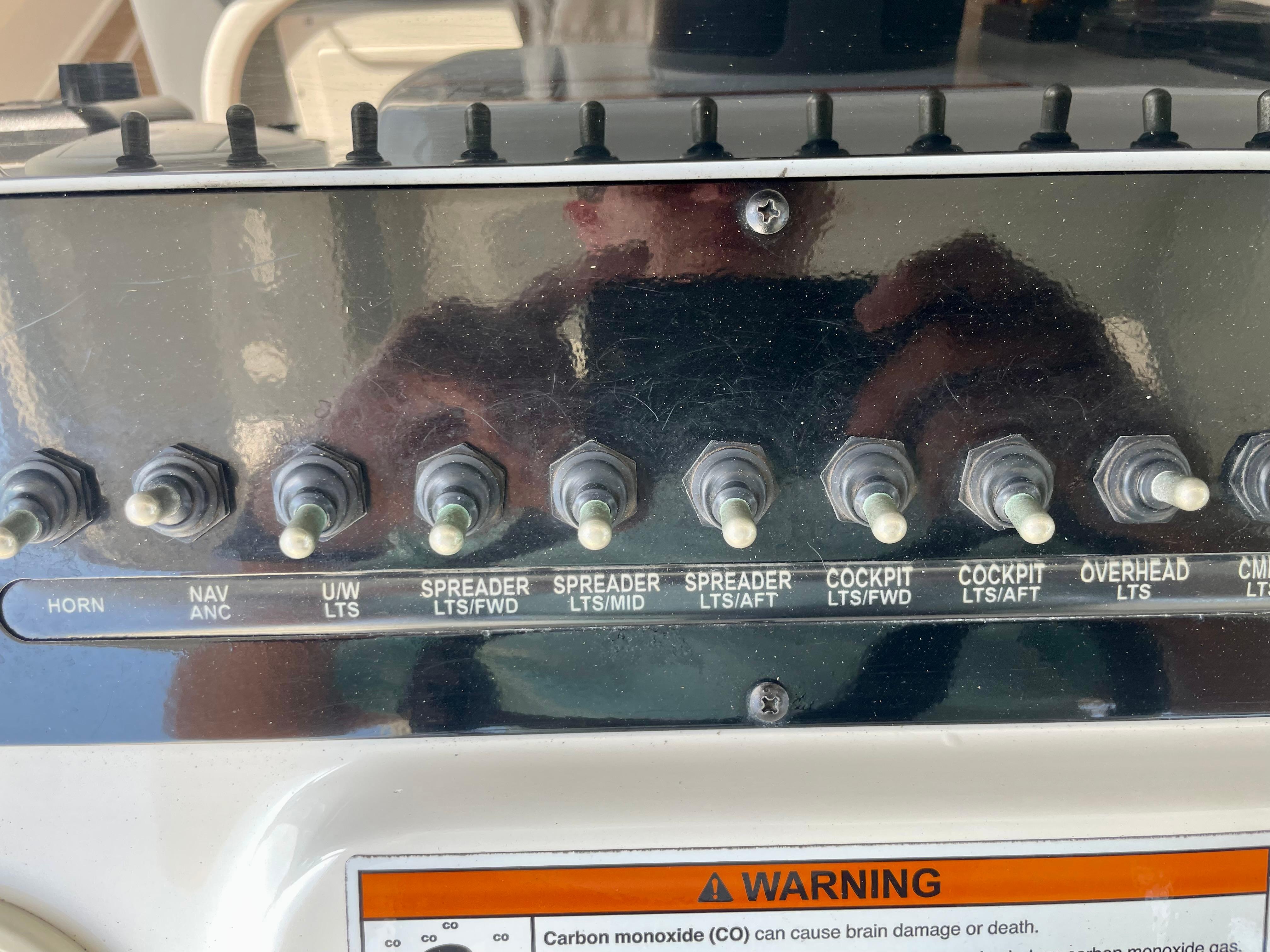 2021-cobia-350-center-console-power-9443307-20250319124801411-1_XLARGE