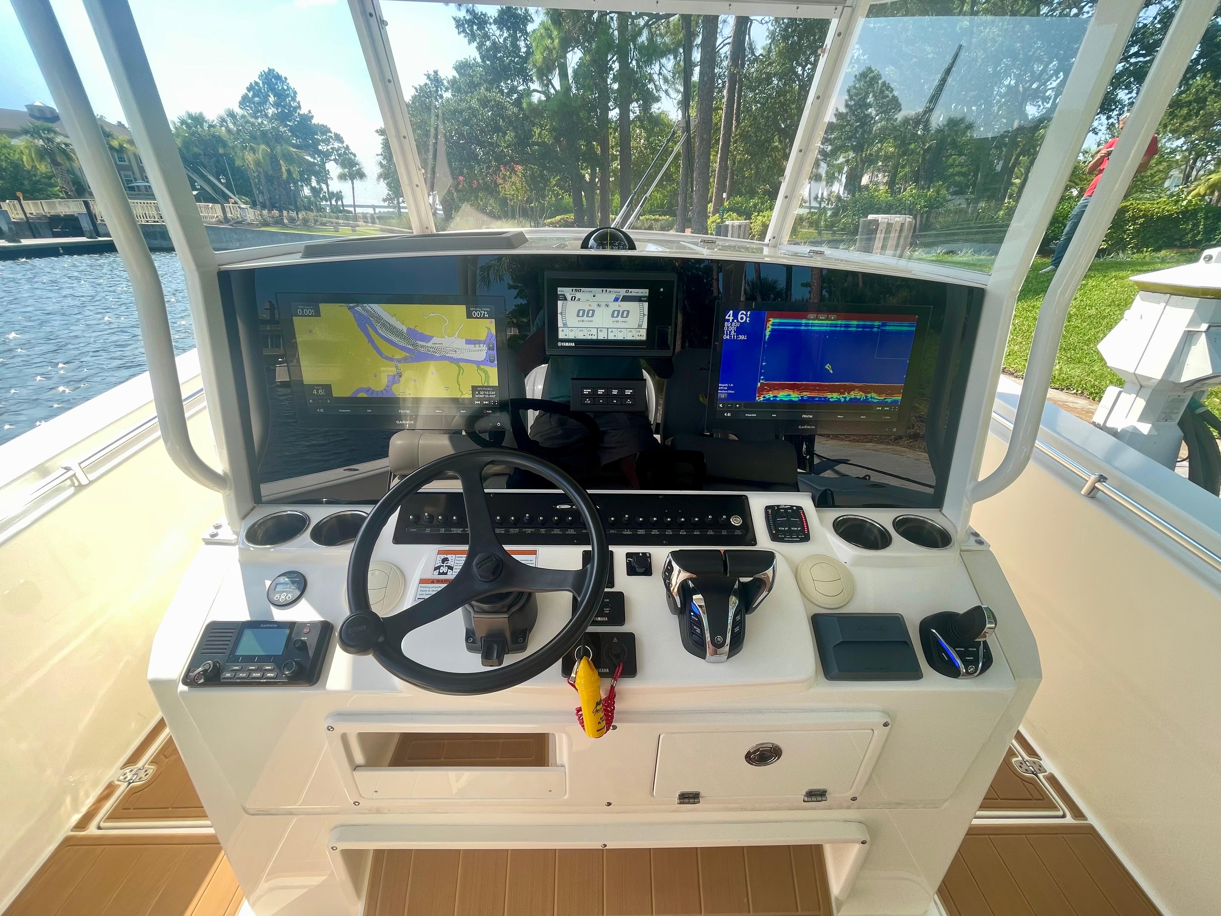2021-cobia-350-center-console-power-9443307-20250319124819091-1_XLARGE