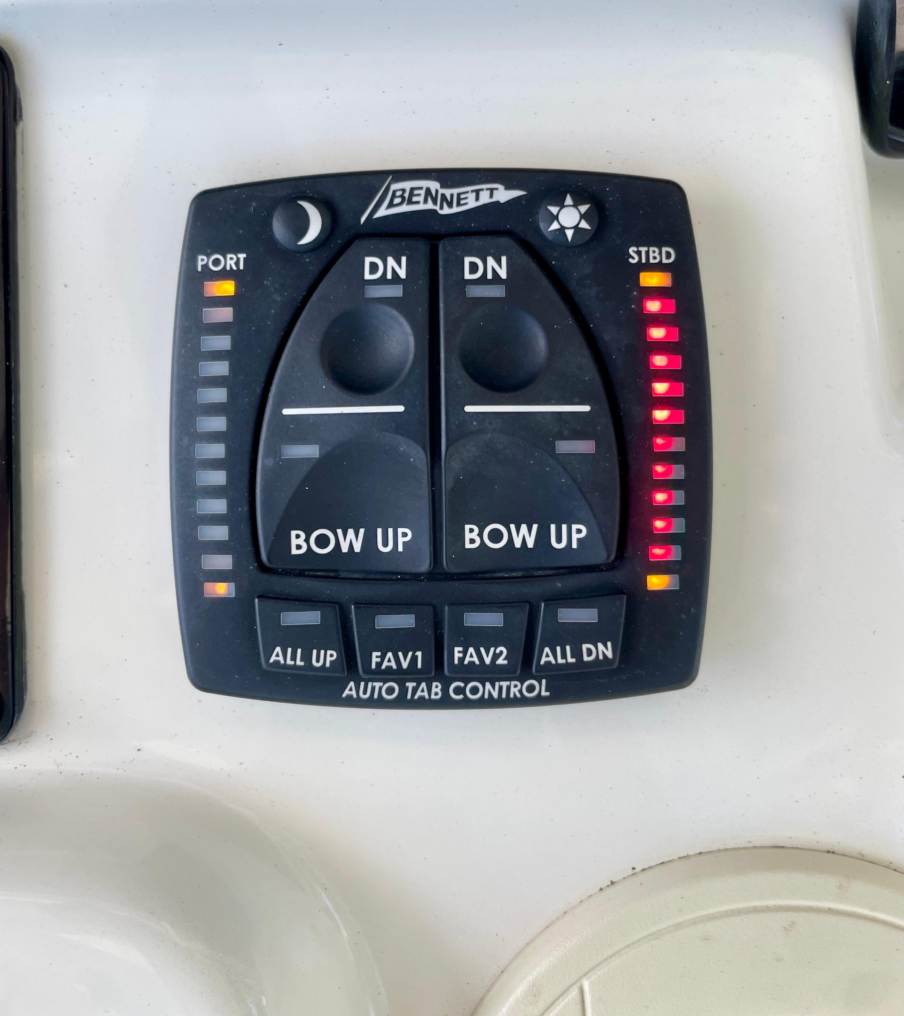 2021-cobia-350-center-console-power-9443307-20250319124834465-1_XLARGE