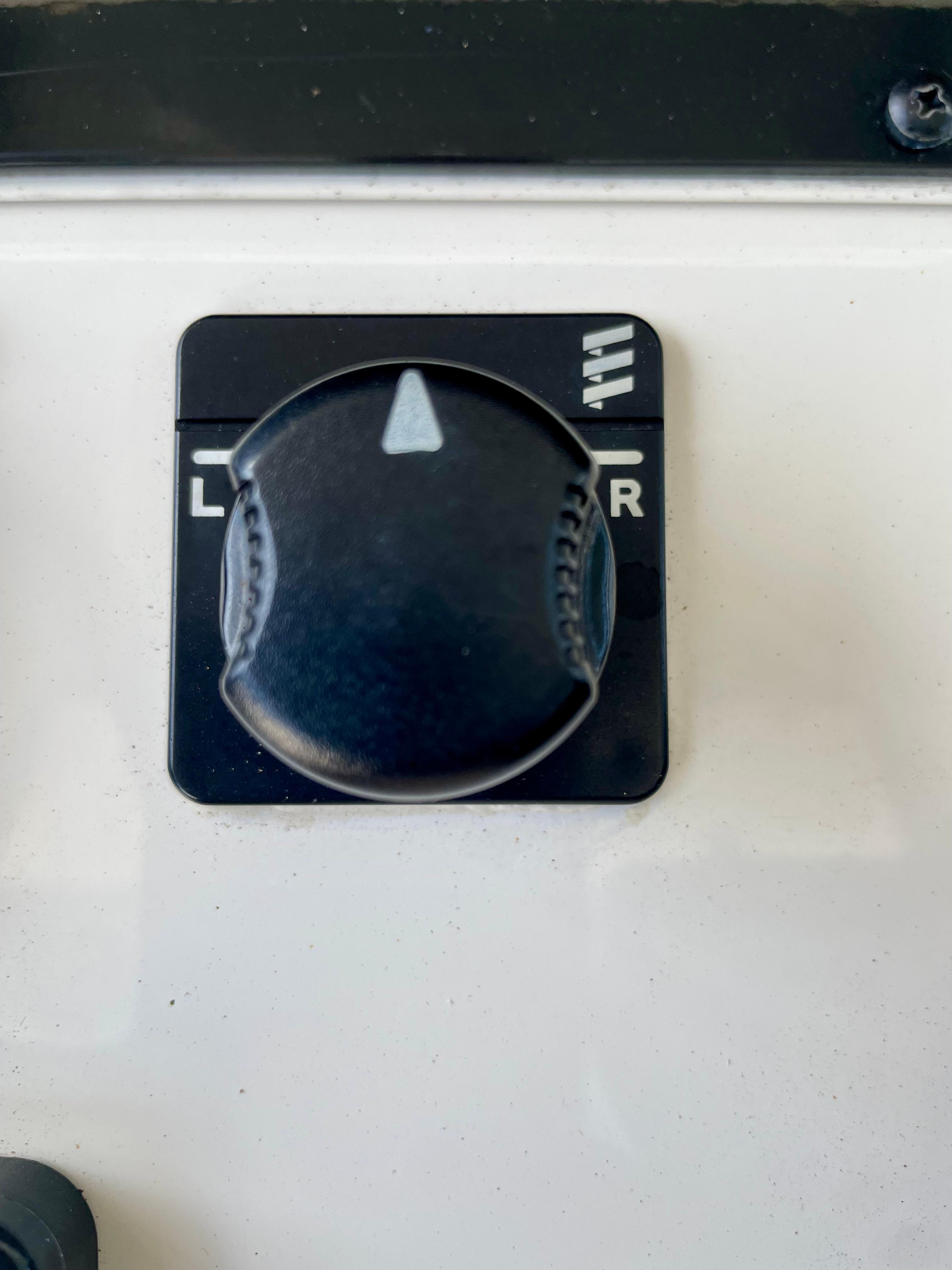 2021-cobia-350-center-console-power-9443307-20250319124839968-1_XLARGE