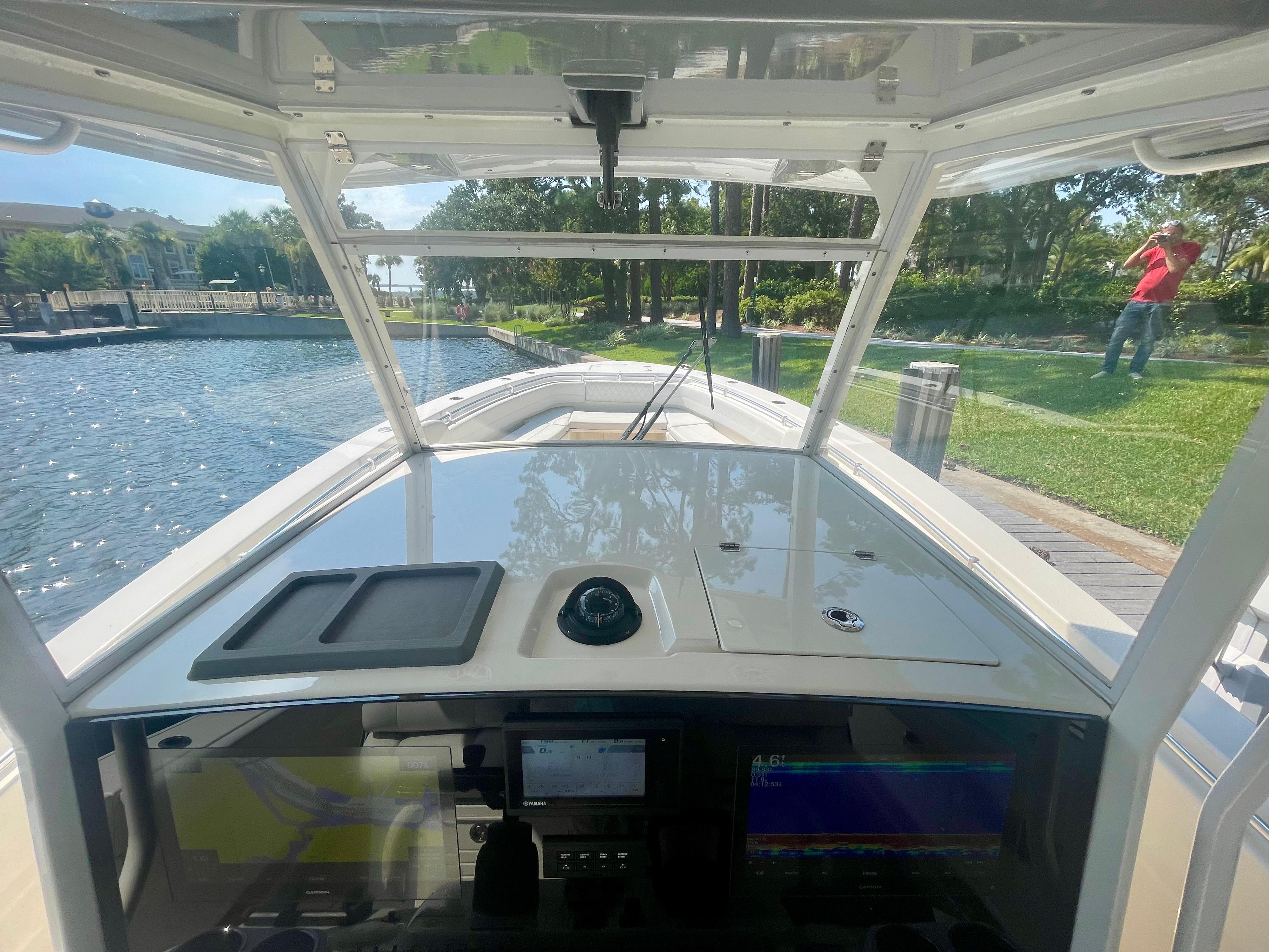 2021-cobia-350-center-console-power-9443307-20250319124851557-1_XLARGE