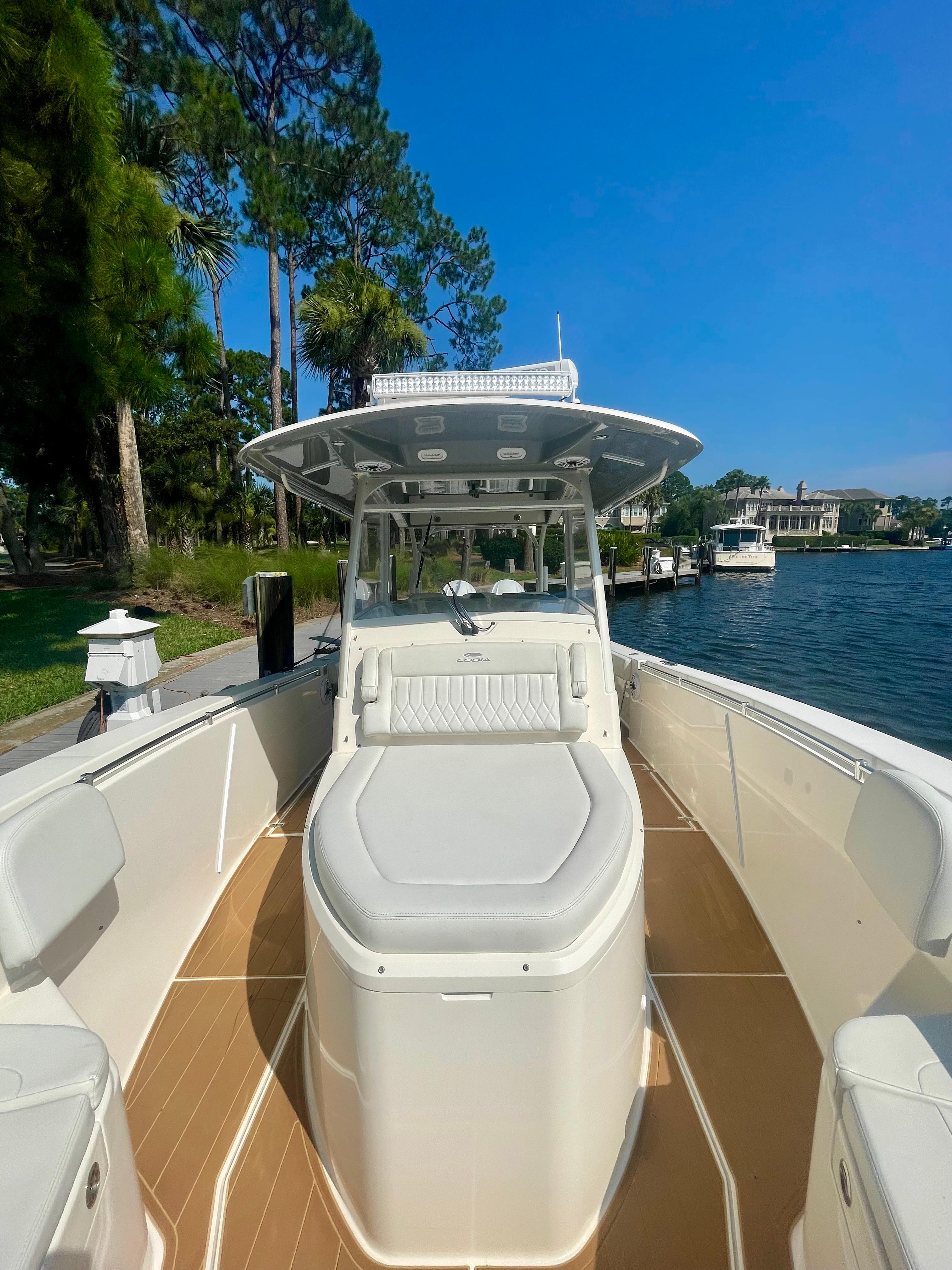 2021-cobia-350-center-console-power-9443307-20250319124932342-1_XLARGE