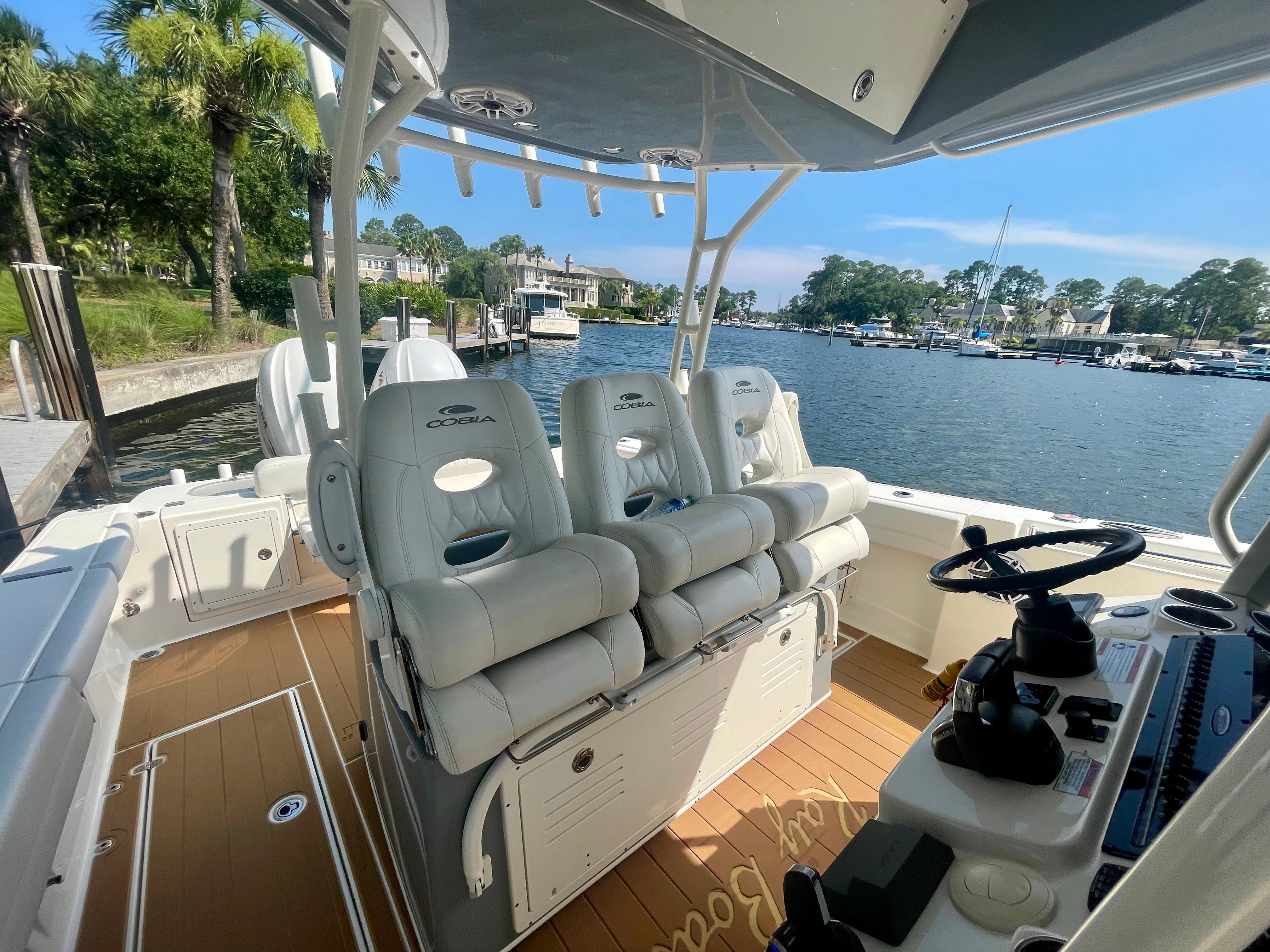 2021-cobia-350-center-console-power-9443307-20250319124937652-1_XLARGE