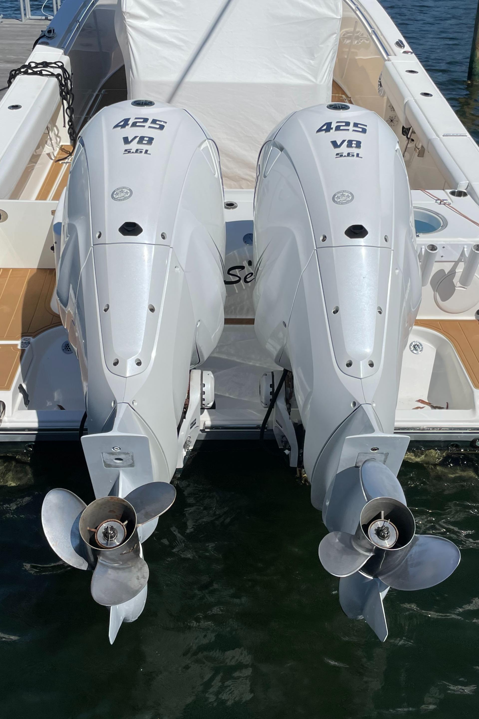 2021-cobia-350-center-console-power-9443307-20250319125104734-1_XLARGE