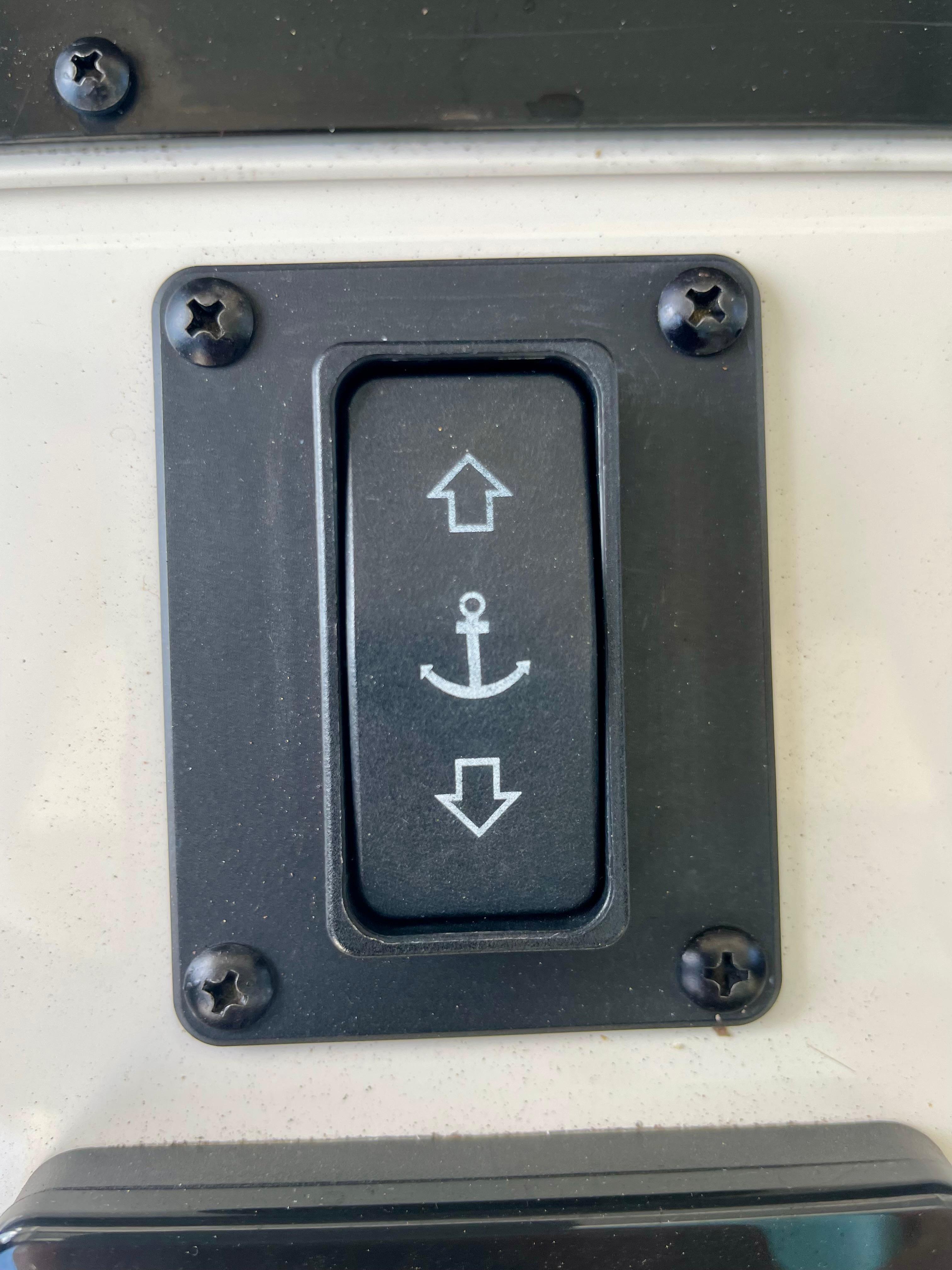 2021-cobia-350-center-console-power-9443307-20250319125122129-1_XLARGE