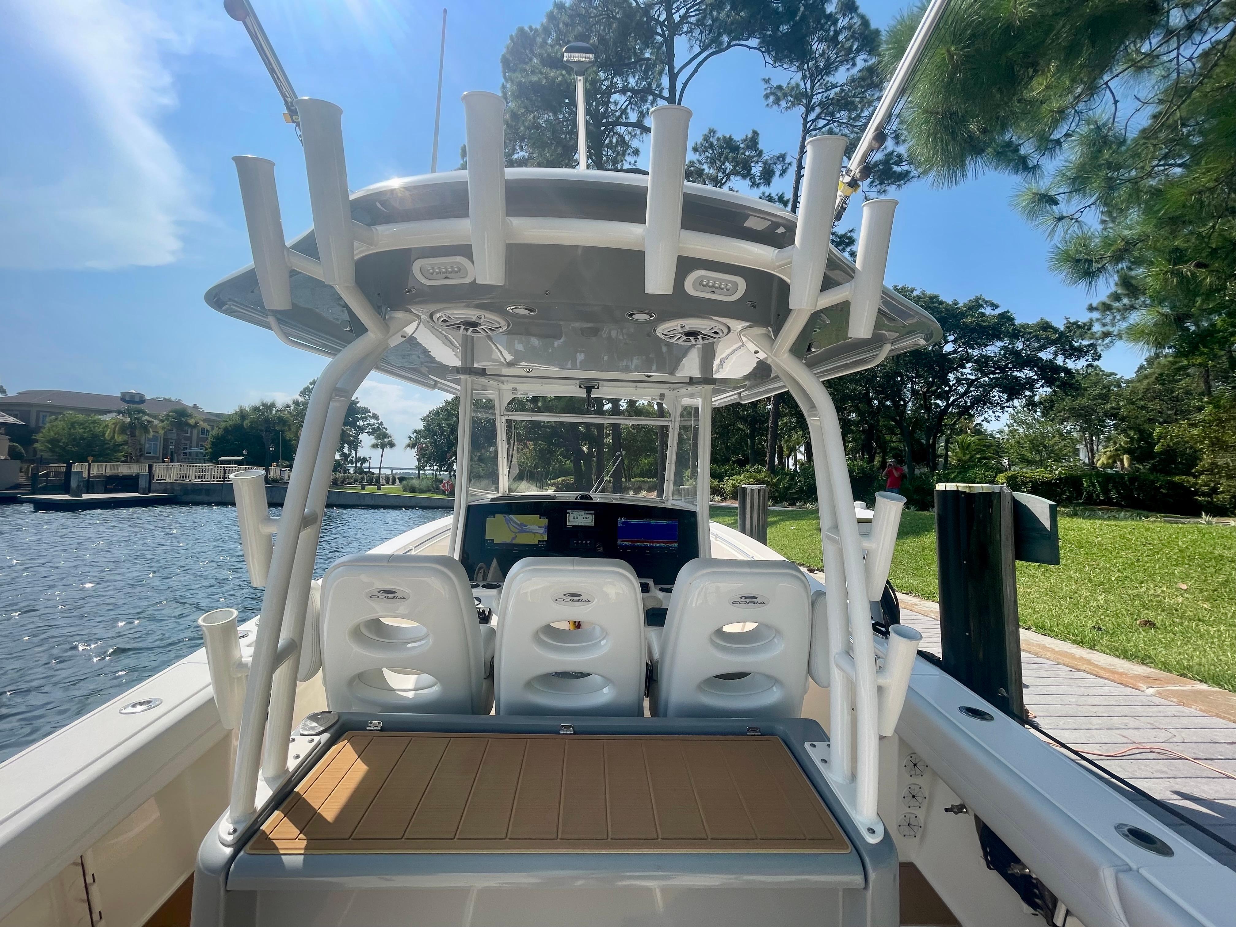 2021-cobia-350-center-console-power-9443307-20250319125132506-1_XLARGE