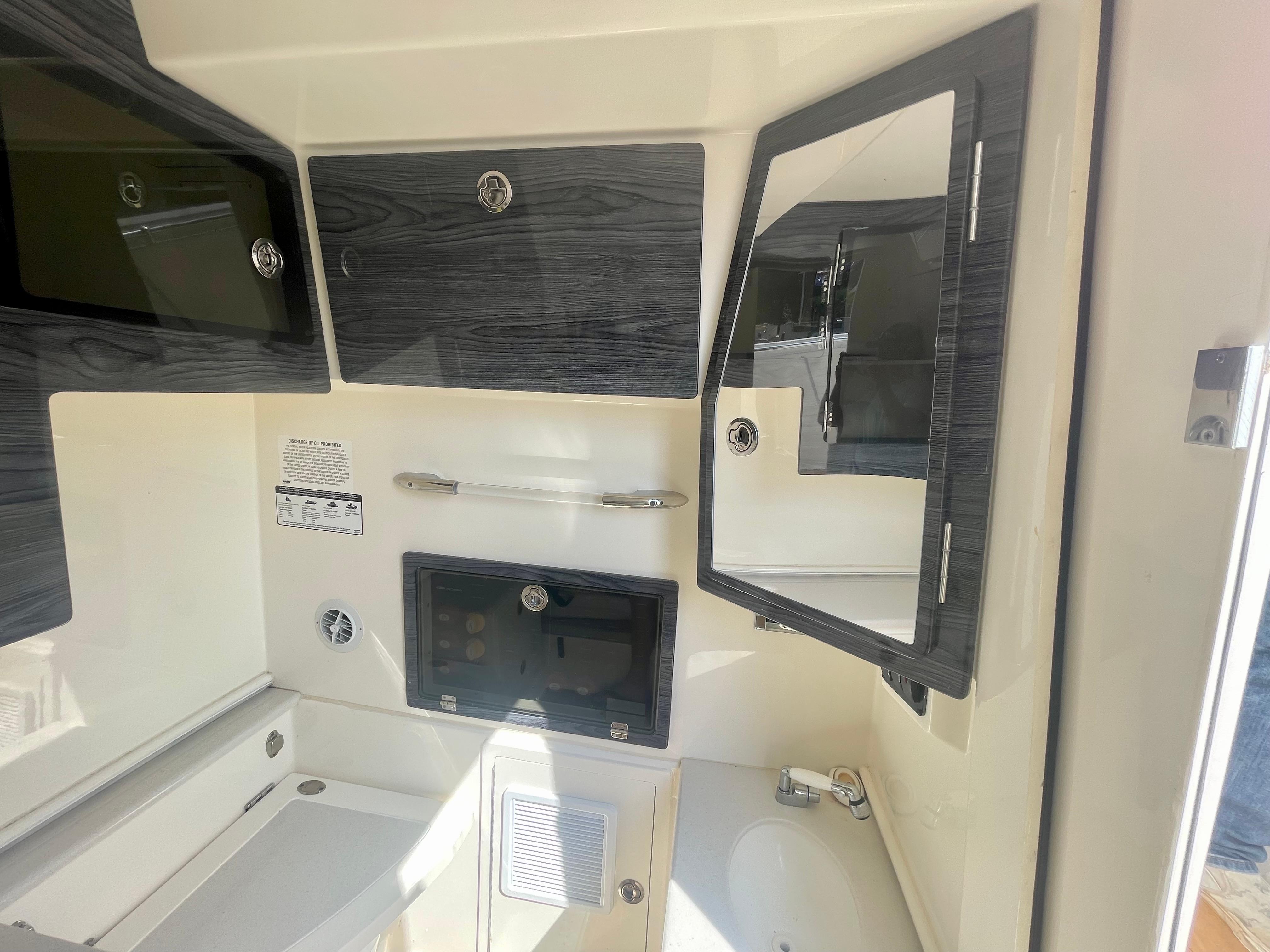 2021-cobia-350-center-console-power-9443307-20250319125205972-1_XLARGE
