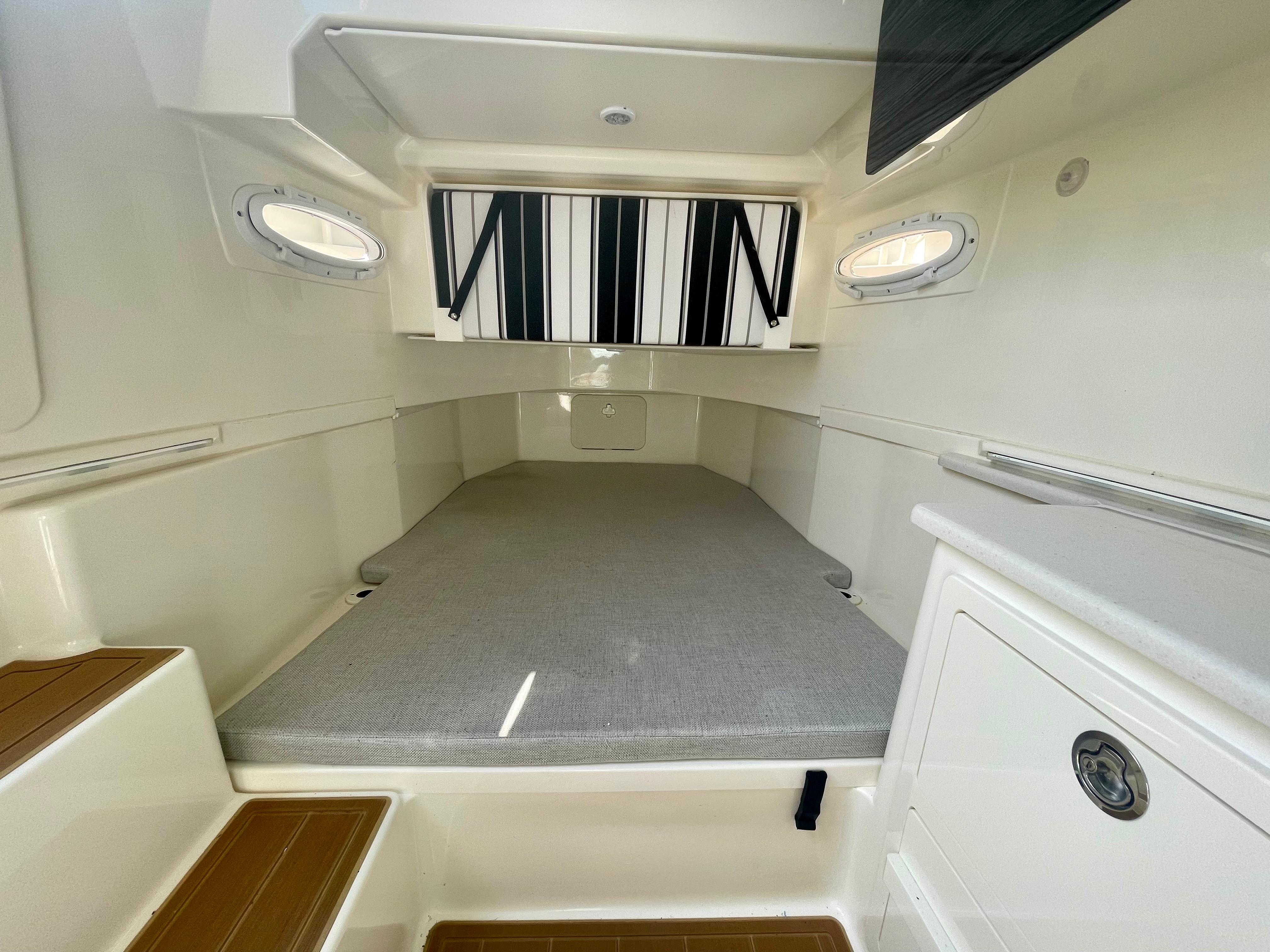 2021-cobia-350-center-console-power-9443307-20250319125221435-1_XLARGE