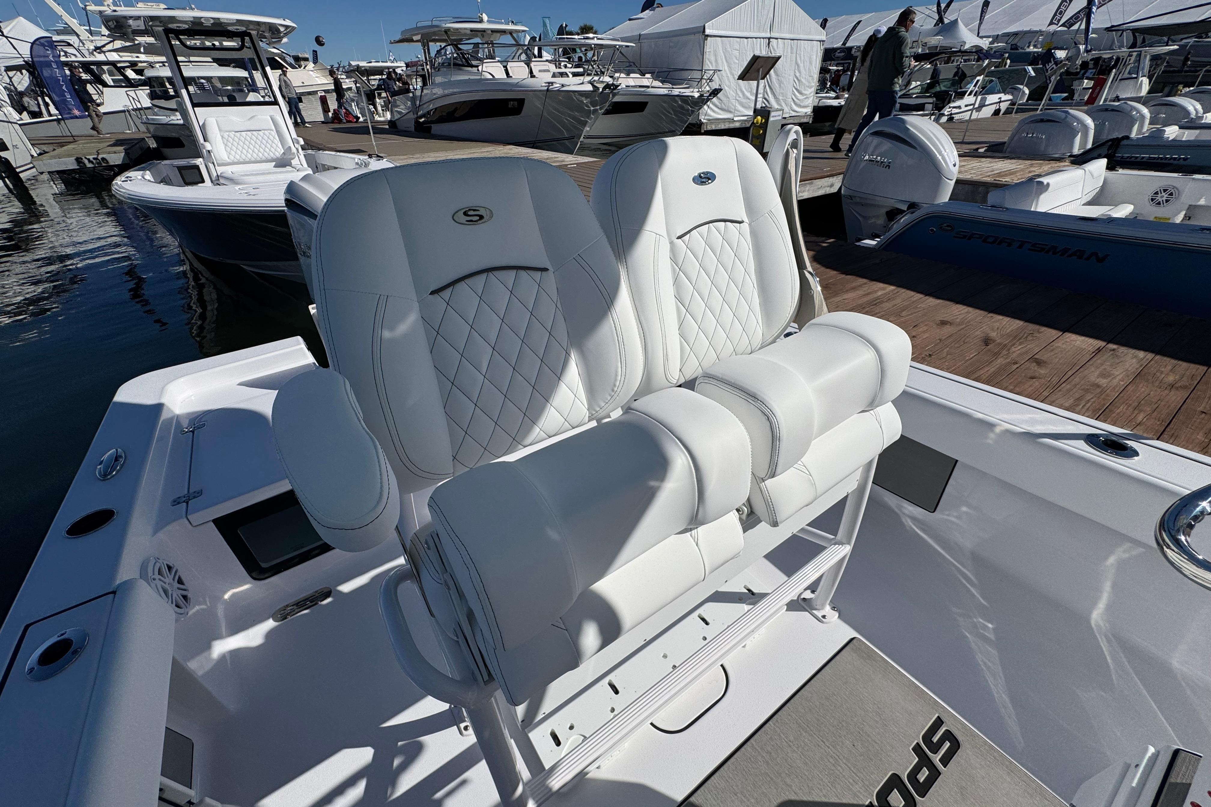 2024 Sportsman Masters 247 Bay Boat-6